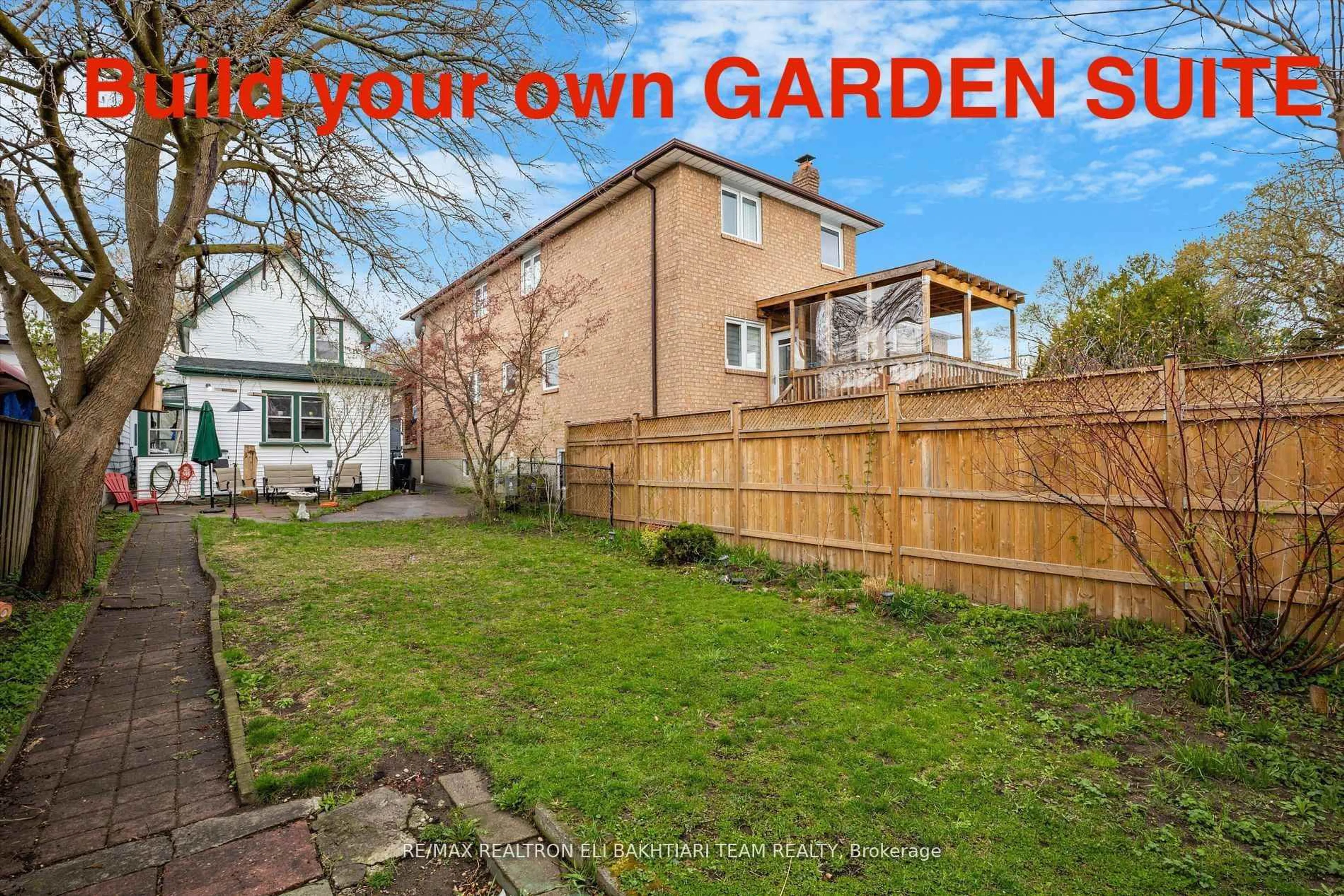 A pic from outside/outdoor area/front of a property/back of a property/a pic from drone, street for 43 King Edward Ave, Toronto Ontario M4C 5J5
