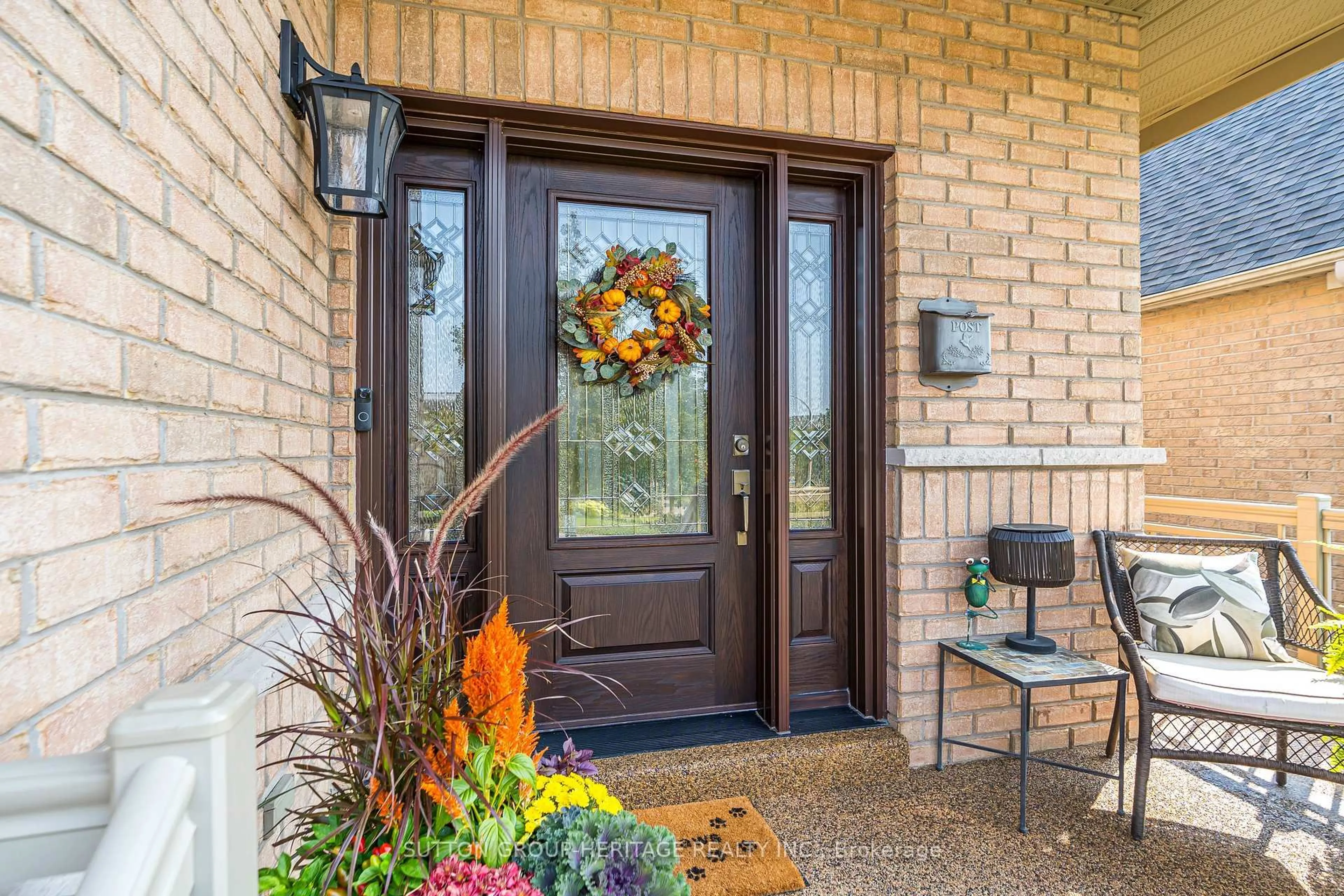 Indoor entryway for 99 Mackey Dr, Whitby Ontario L1P 1R5