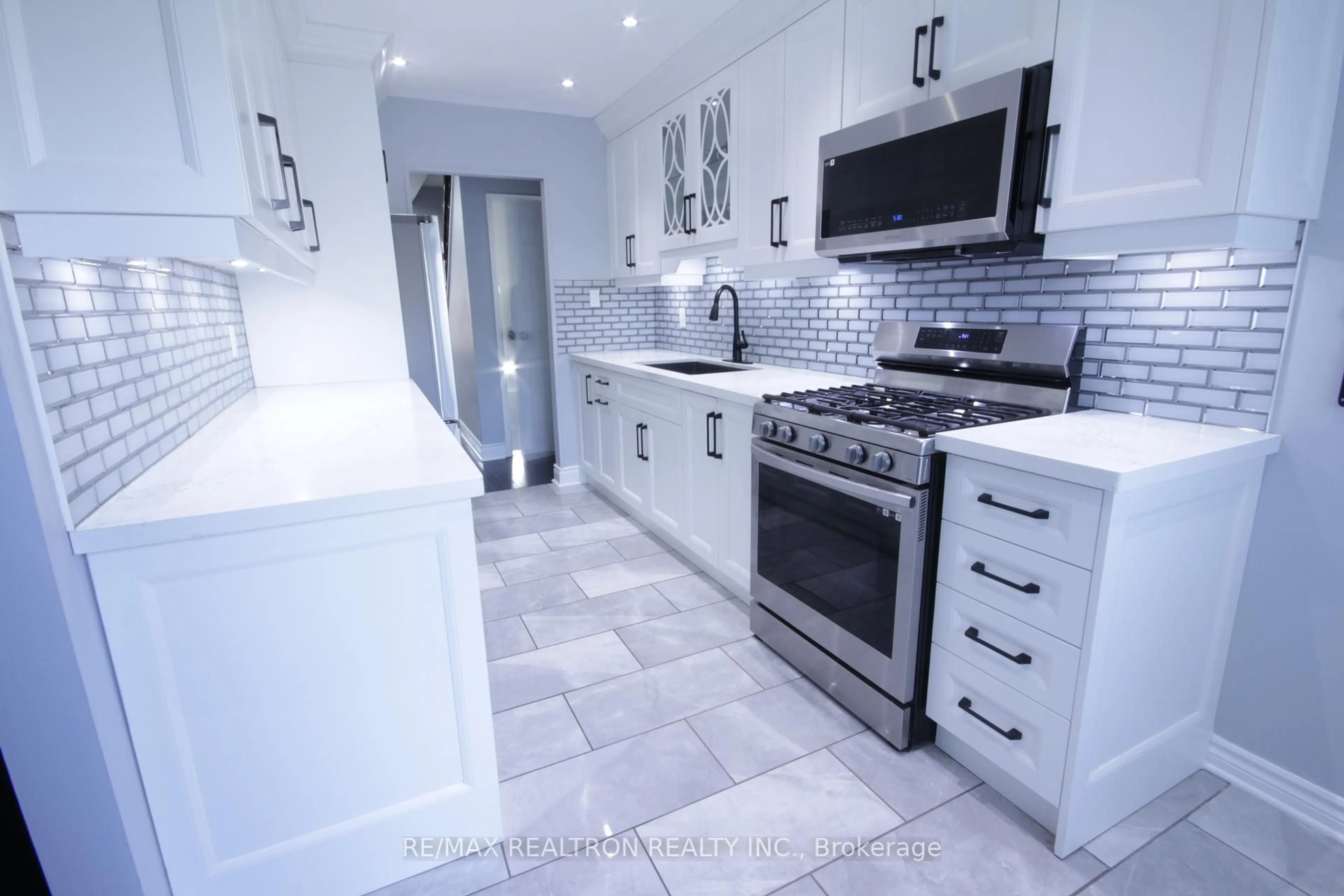 Unknown for 1330 Trowbridge Dr #63, Oshawa Ontario L1G 7L1