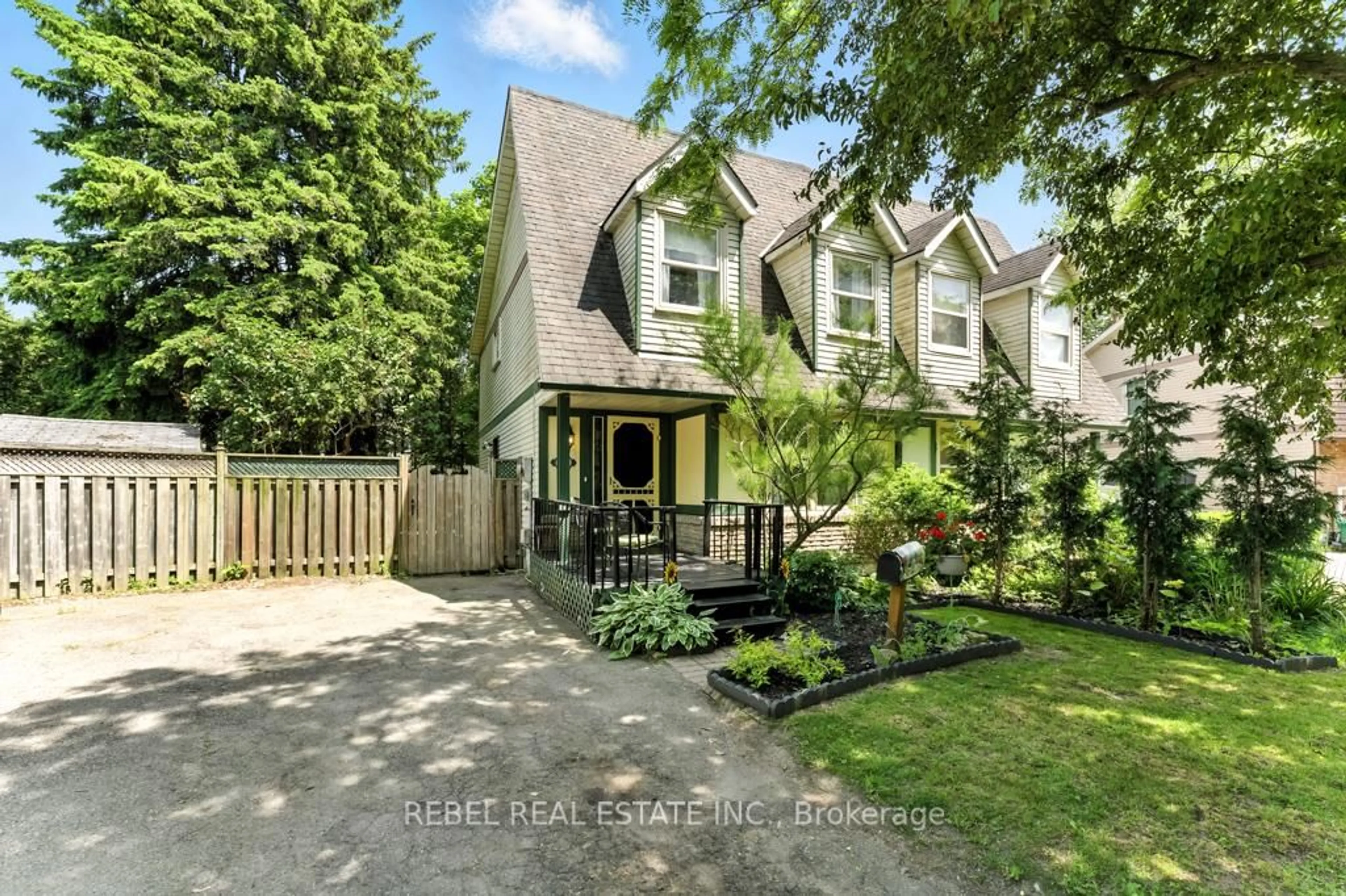 Unknown for 315 Rondeau Crt, Oshawa Ontario L1J 6N4