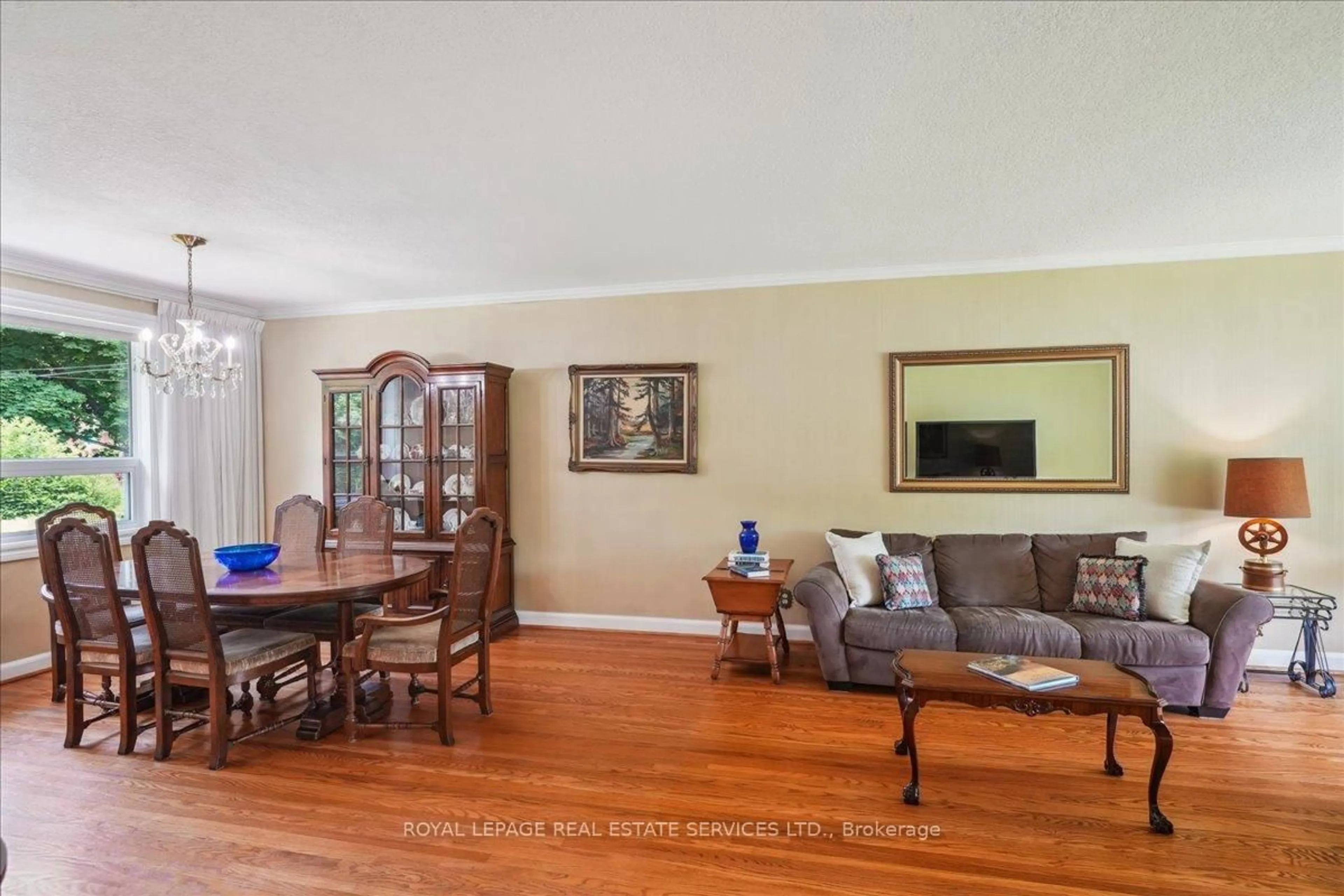 Living room with furniture, unknown for 19 Lejune Rd, Toronto Ontario M1T 2S6