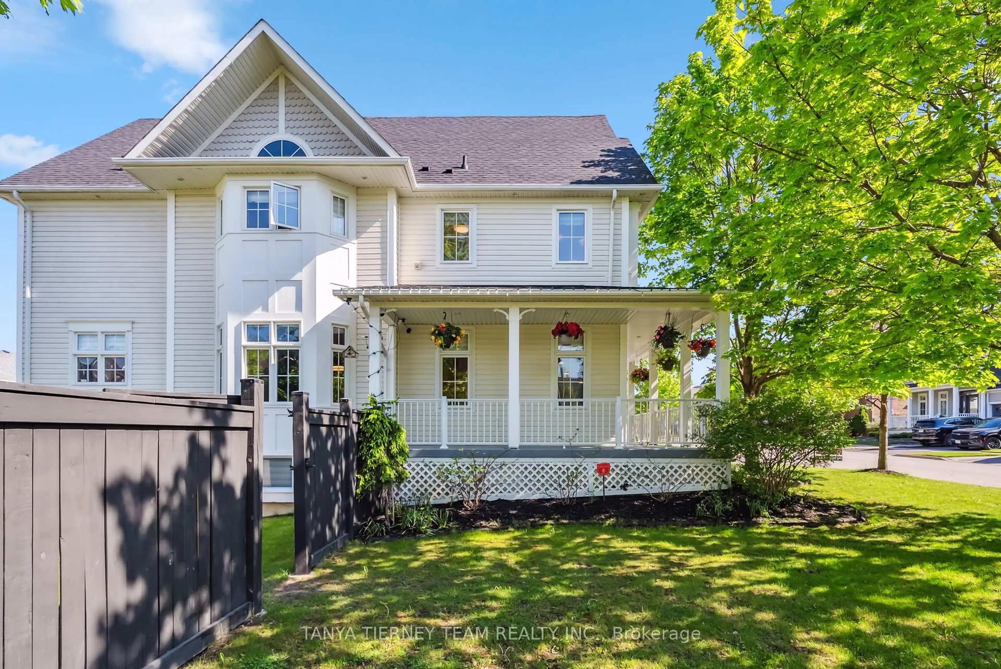 Home with vinyl exterior material, street for 21 Rainbow Cres, Whitby Ontario L1M 2N6
