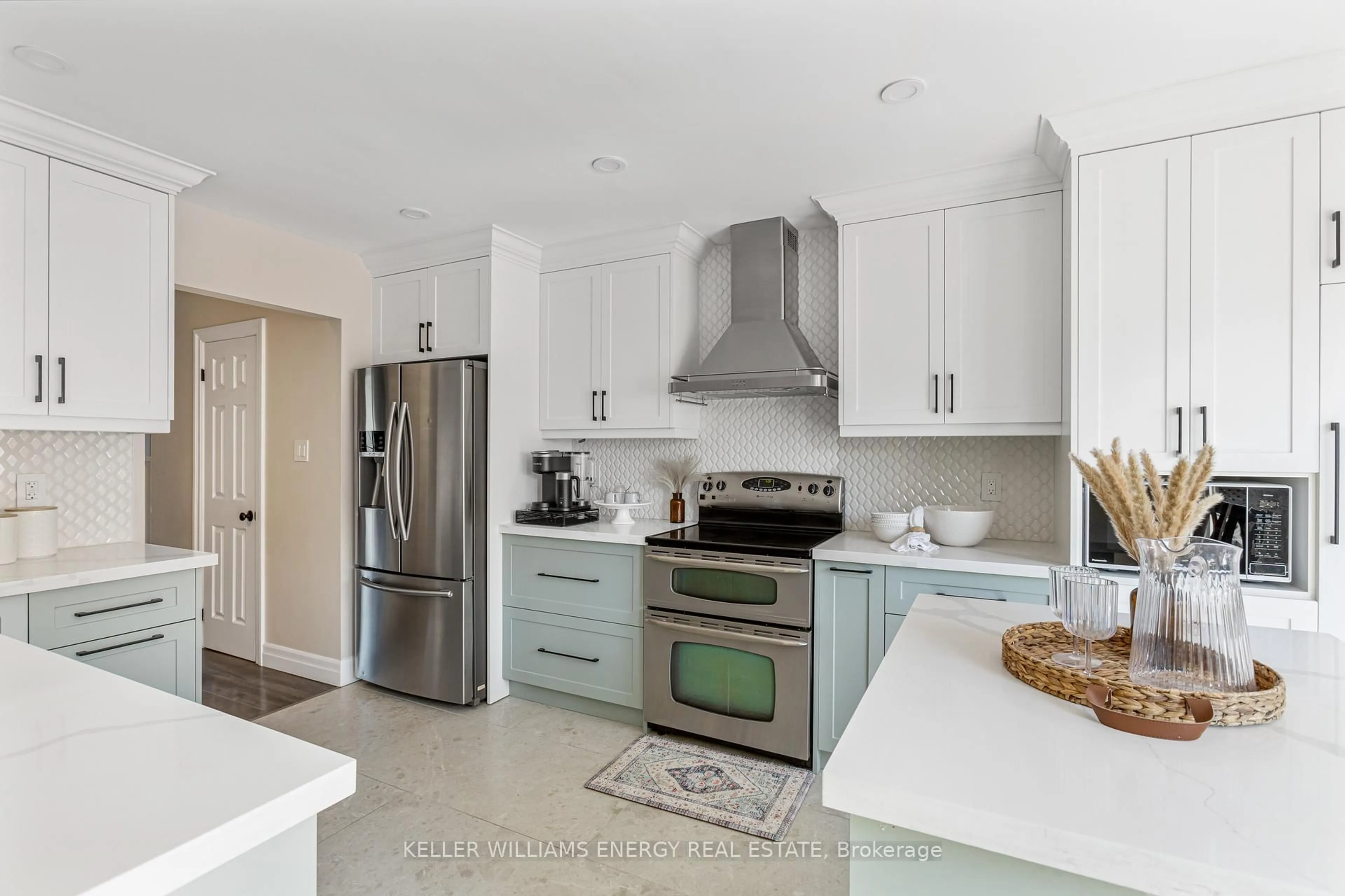 Open concept kitchen, ceramic/tile floor for 79 Old Colony Dr, Whitby Ontario L1R 2A4
