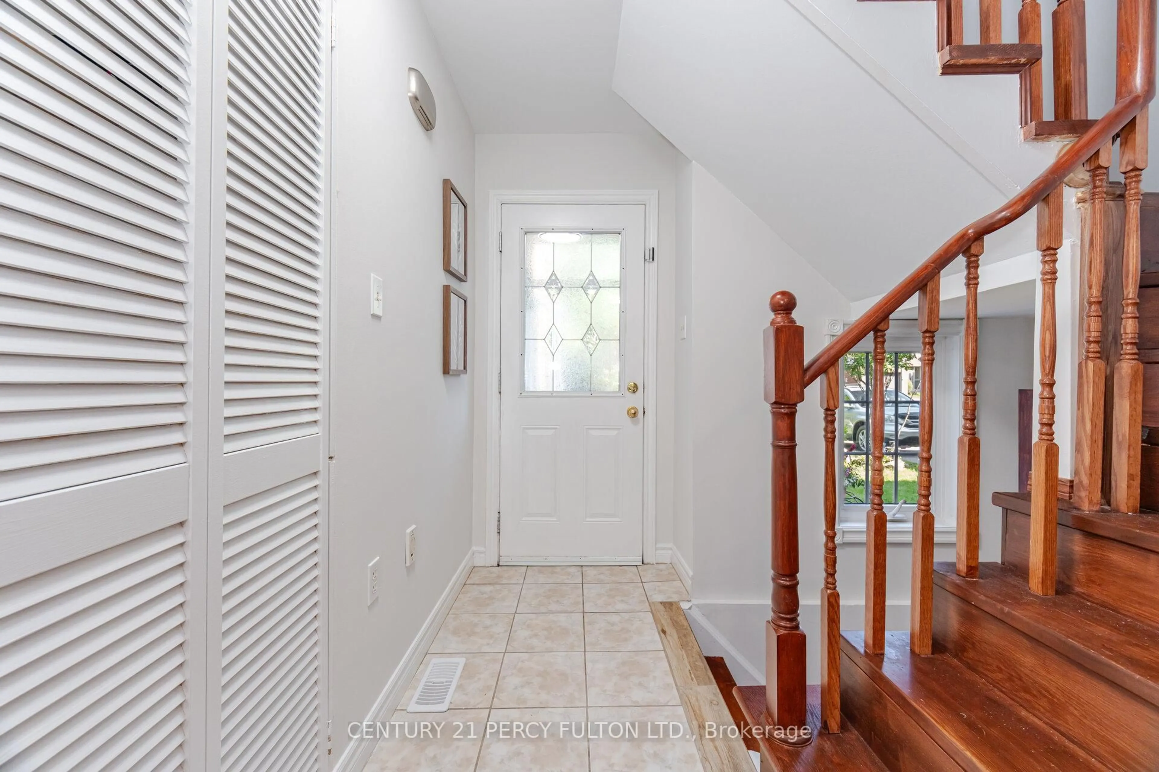 Indoor entryway for 80 Brockman Cres, Ajax Ontario L1T 2L7