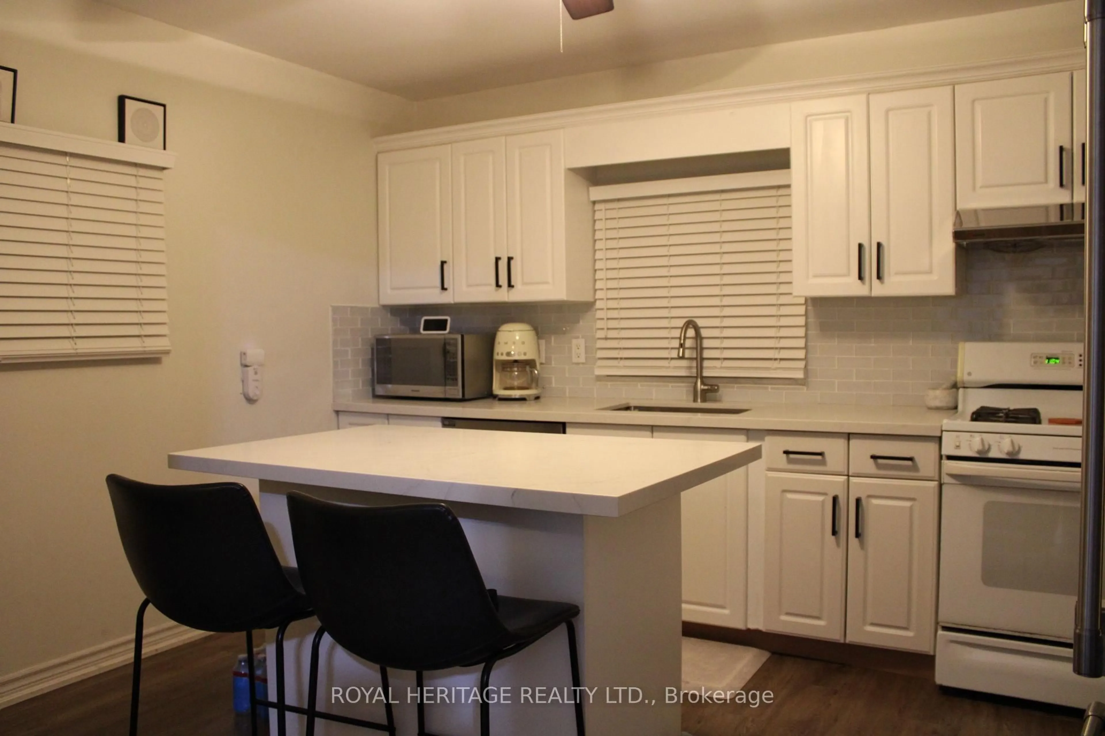 Open concept kitchen, unknown for 228 Court St, Oshawa Ontario L1H 4W7