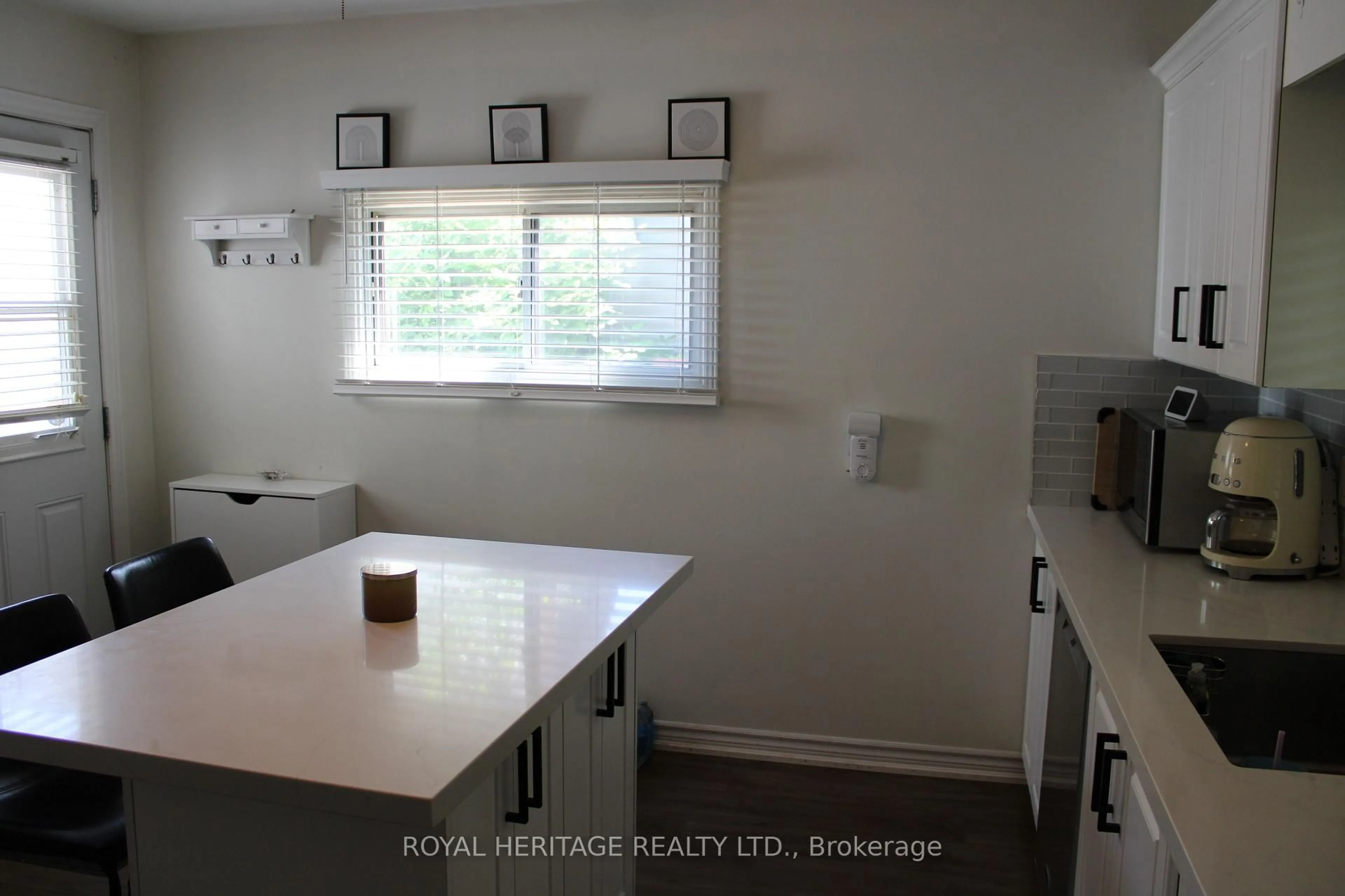 Standard kitchen, unknown for 228 Court St, Oshawa Ontario L1H 4W7