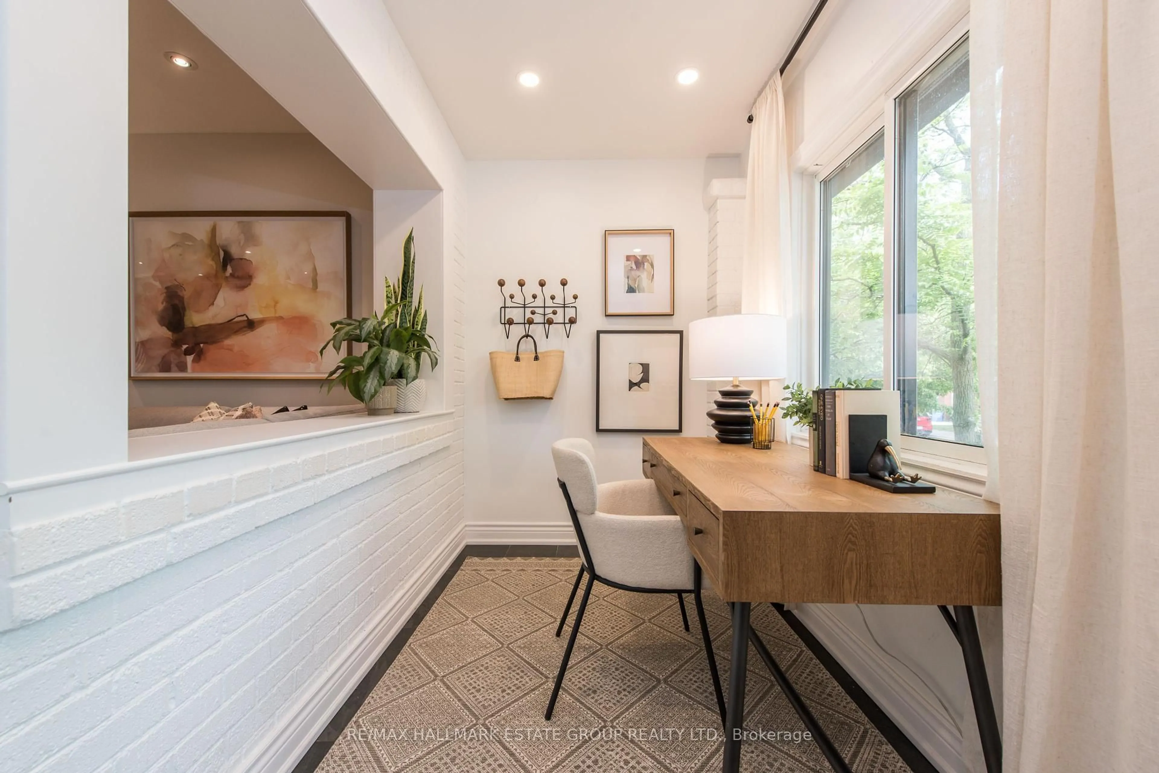 Unknown for 56 Oakcrest Ave, Toronto Ontario M4C 1B5