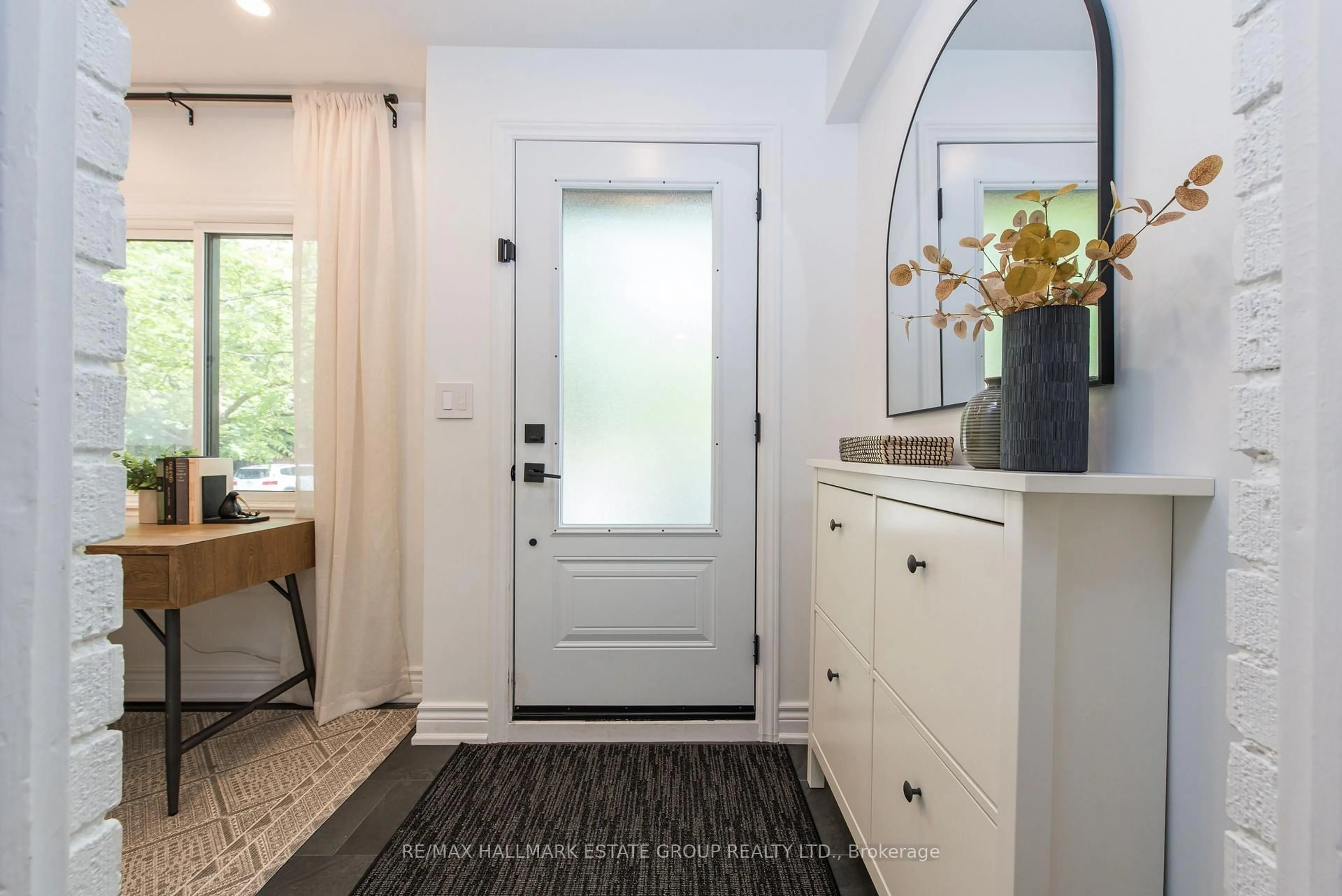 Indoor entryway for 56 Oakcrest Ave, Toronto Ontario M4C 1B5