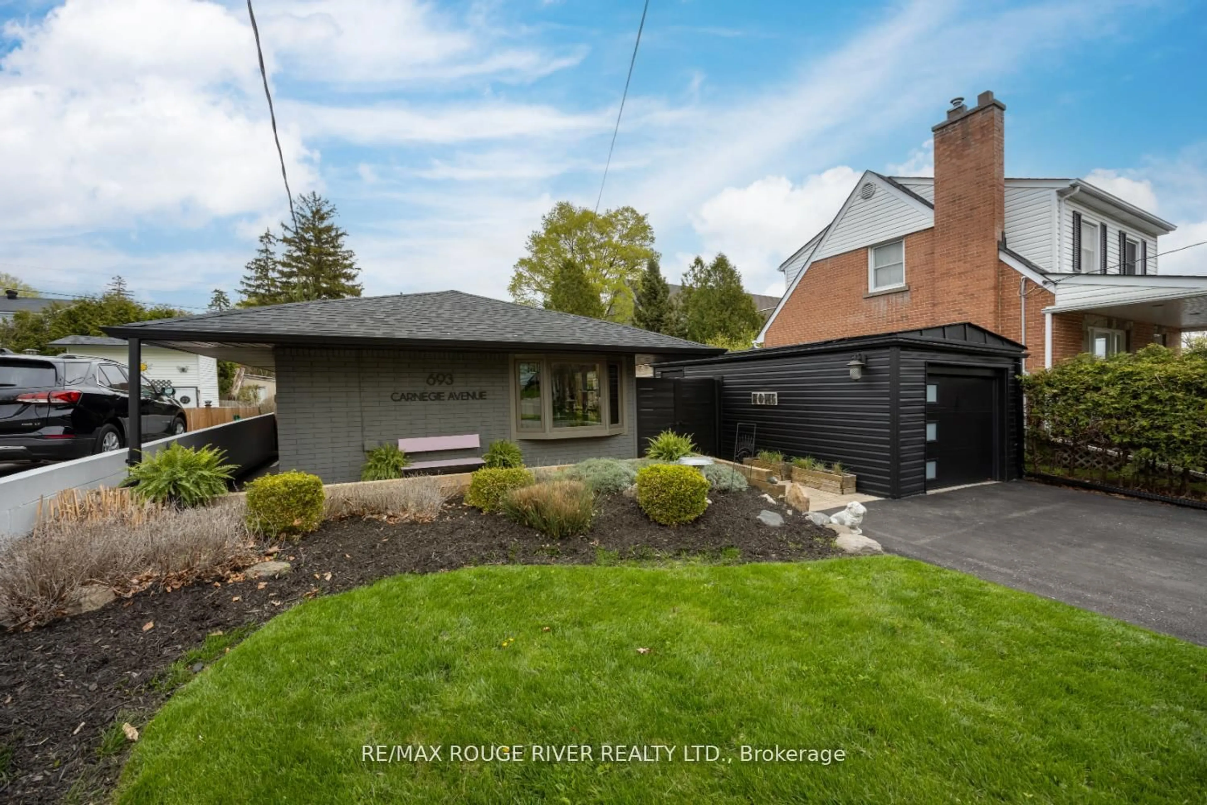 A pic from outside/outdoor area/front of a property/back of a property/a pic from drone, street for 693 Carnegie Ave, Oshawa Ontario L1G 4R5