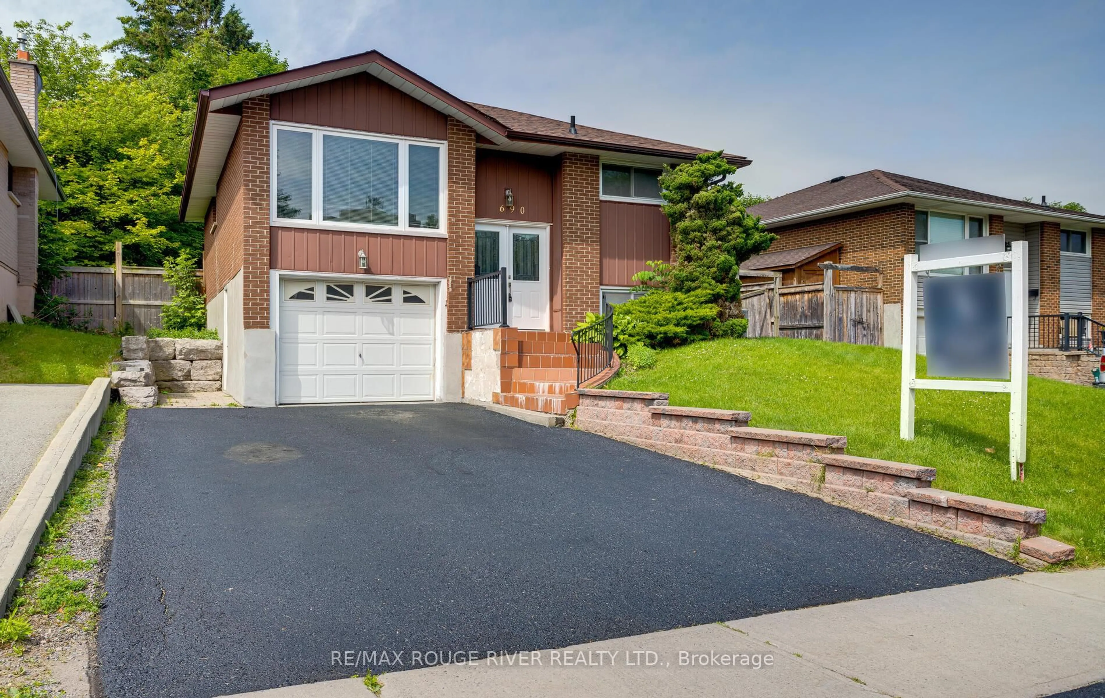 Home with brick exterior material, street for 690 Central Park Blvd, Oshawa Ontario L1G 6A9