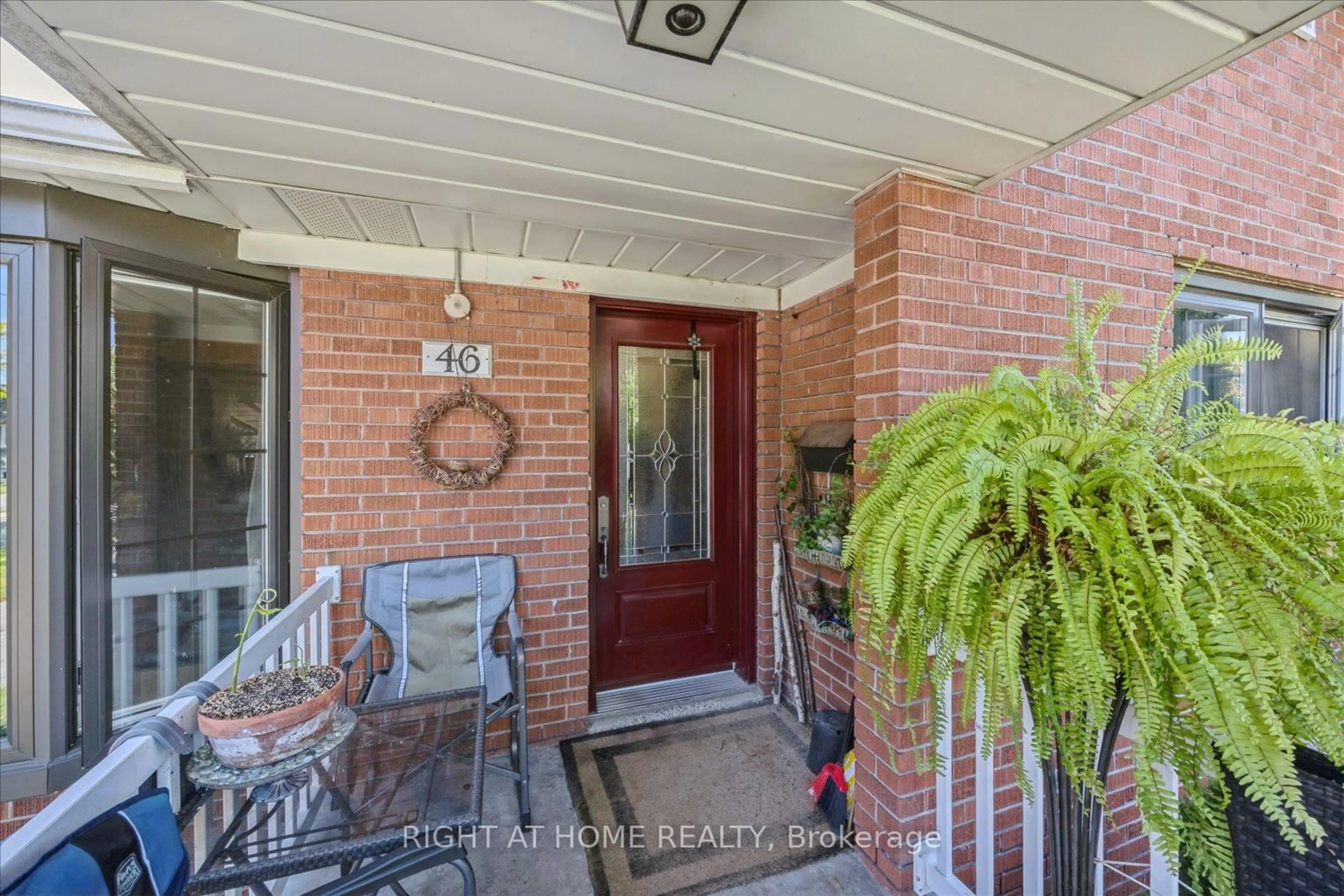 Indoor entryway for 46 Ivorwood Cres, Toronto Ontario M1R 2X4