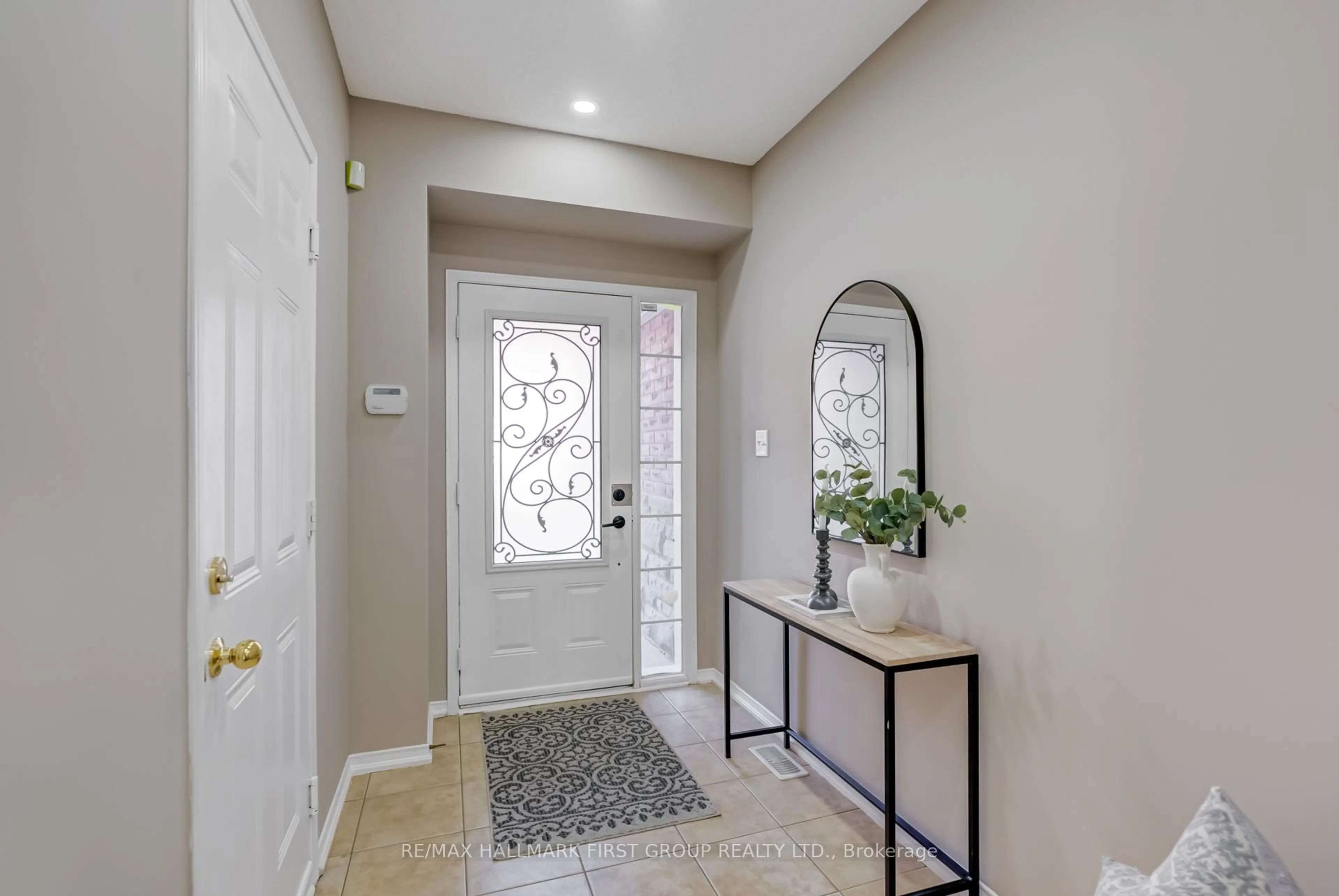 Indoor entryway for 35 Hesketh Rd, Ajax Ontario L1Z 0K7