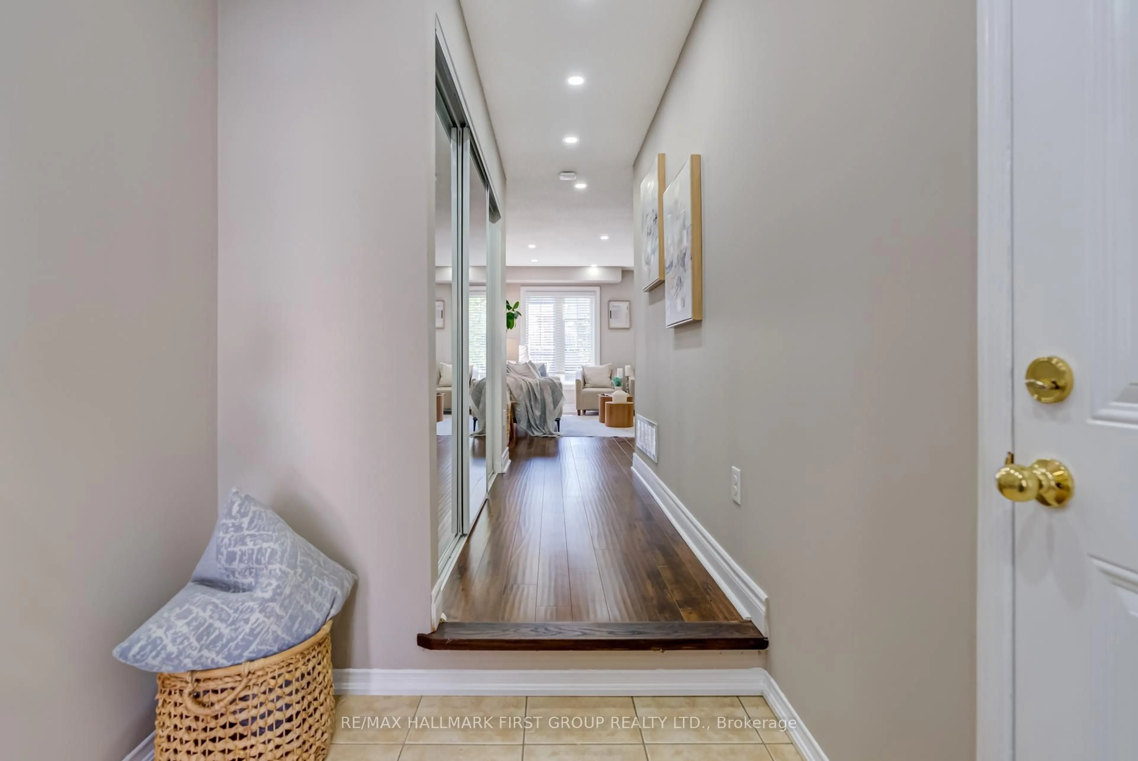 Indoor entryway for 35 Hesketh Rd, Ajax Ontario L1Z 0K7