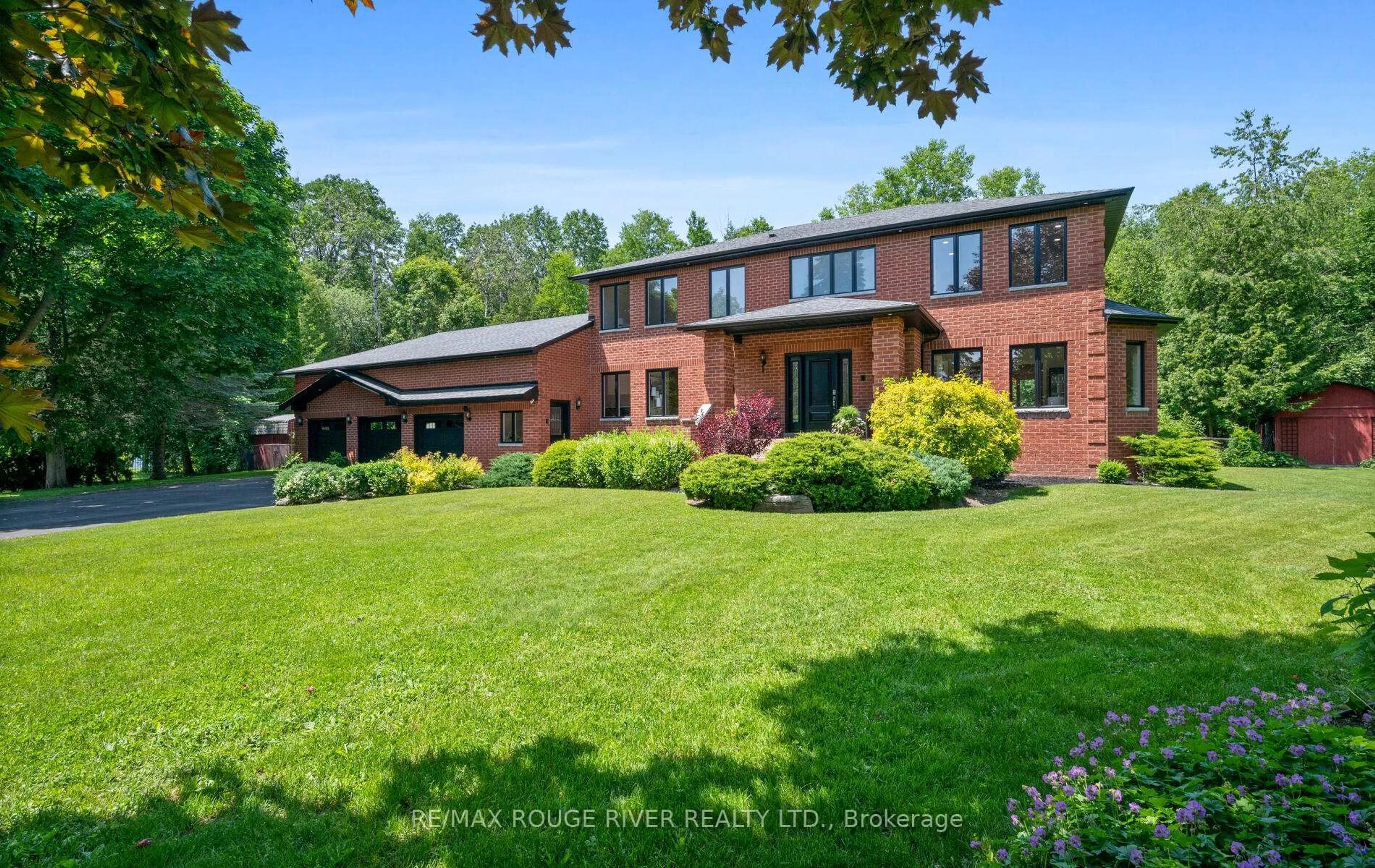 A pic from outside/outdoor area/front of a property/back of a property/a pic from drone, unknown for 10 Kresia Lane, Clarington Ontario L1E 2G8