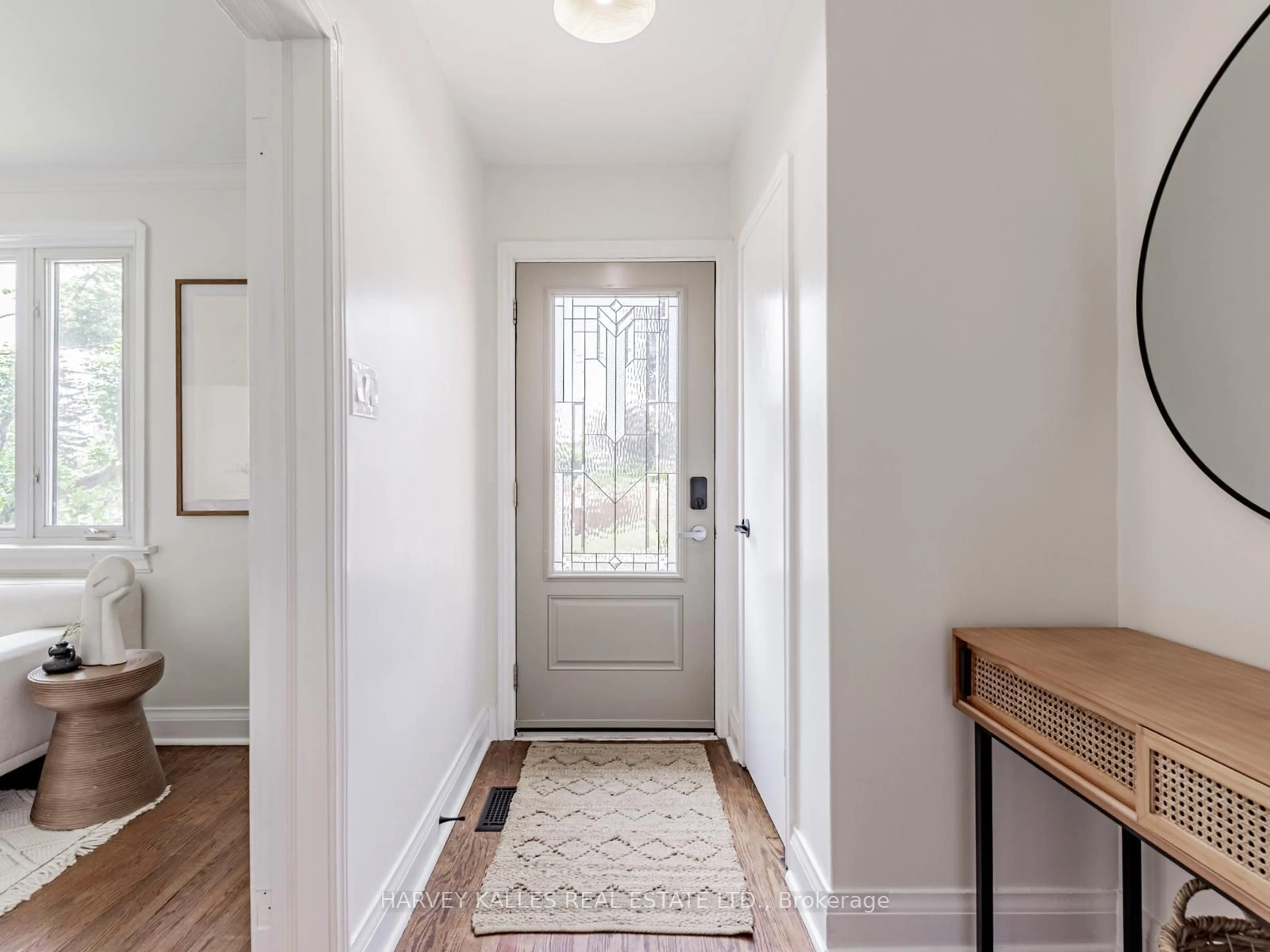 Indoor entryway for 47 Notley Pl, Toronto Ontario M4B 2M7