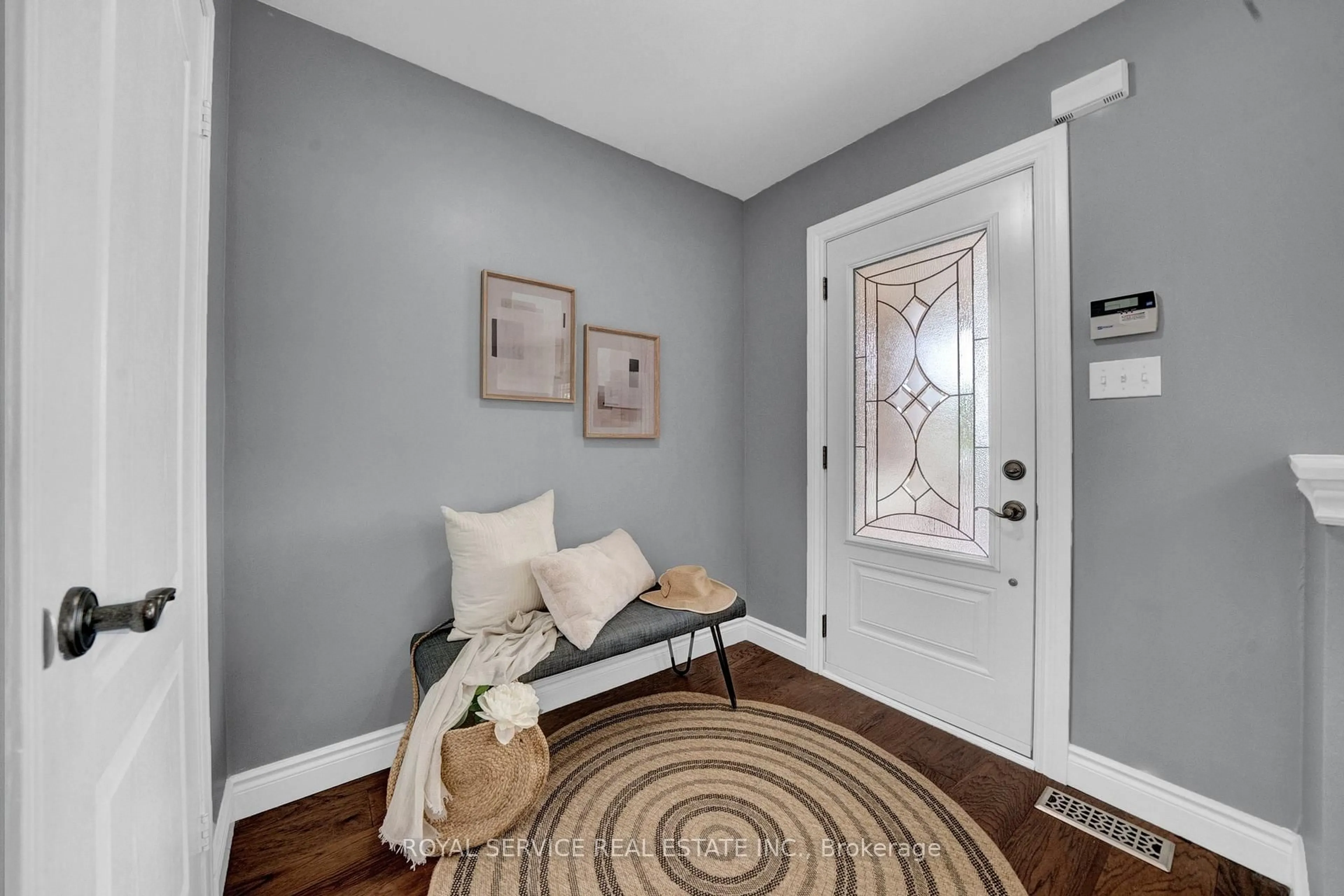 Indoor entryway for 26 Batt Cres, Ajax Ontario L1T 4M2