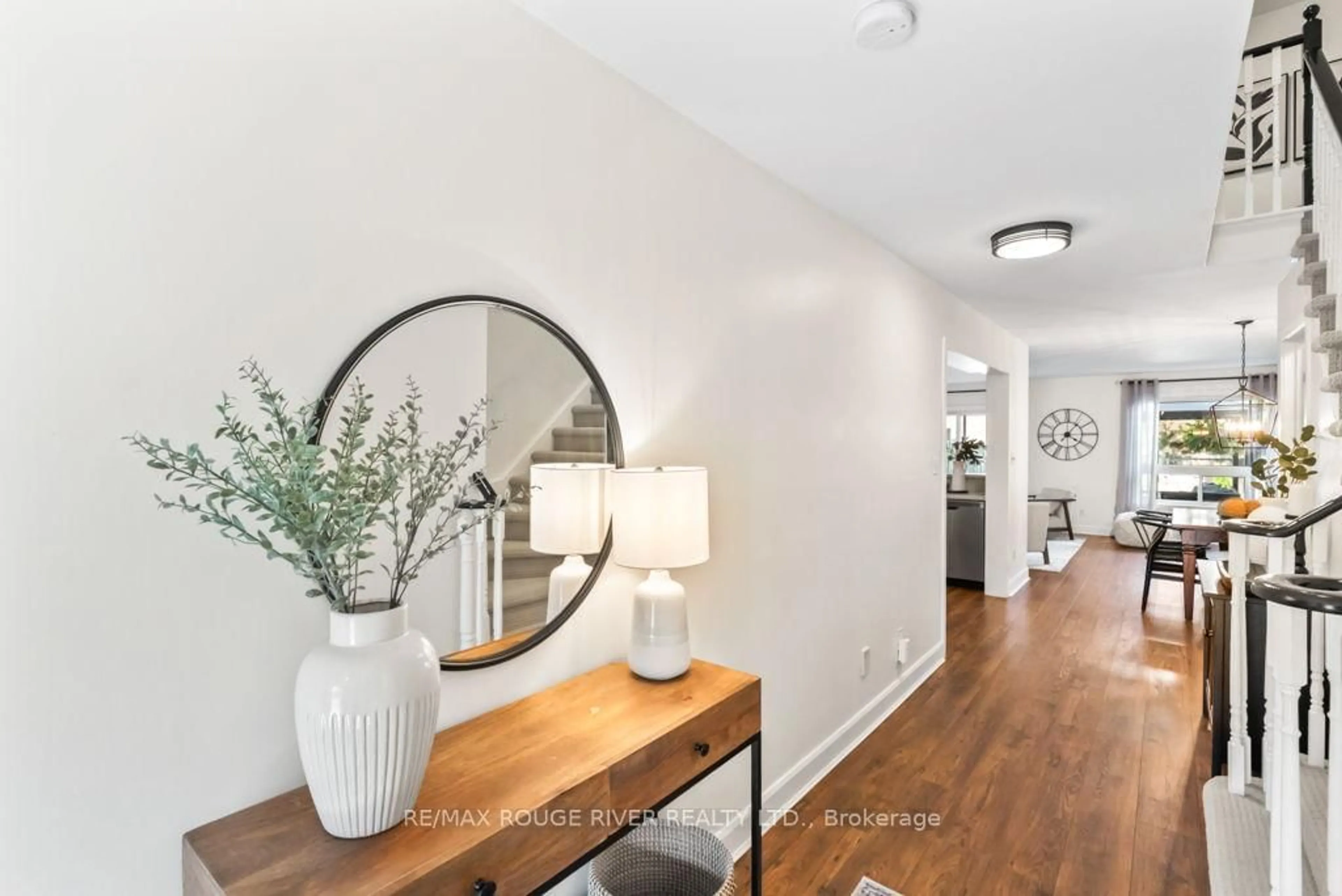 Indoor entryway for 51 Plantation Crt, Whitby Ontario L1P 1R1