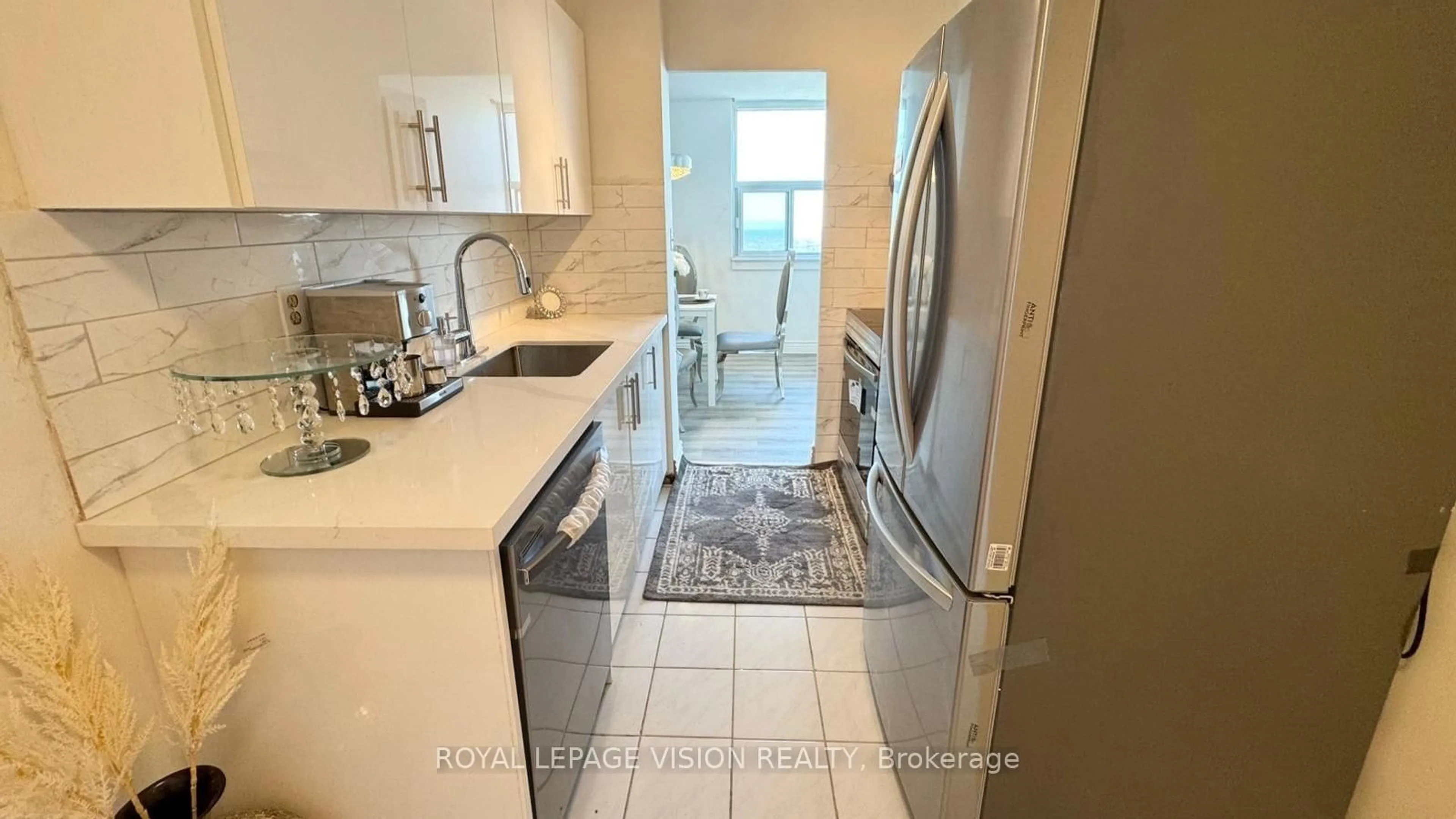 Standard kitchen, ceramic/tile floor for 3 Massey Sq #3605, Toronto Ontario M4C 5L5