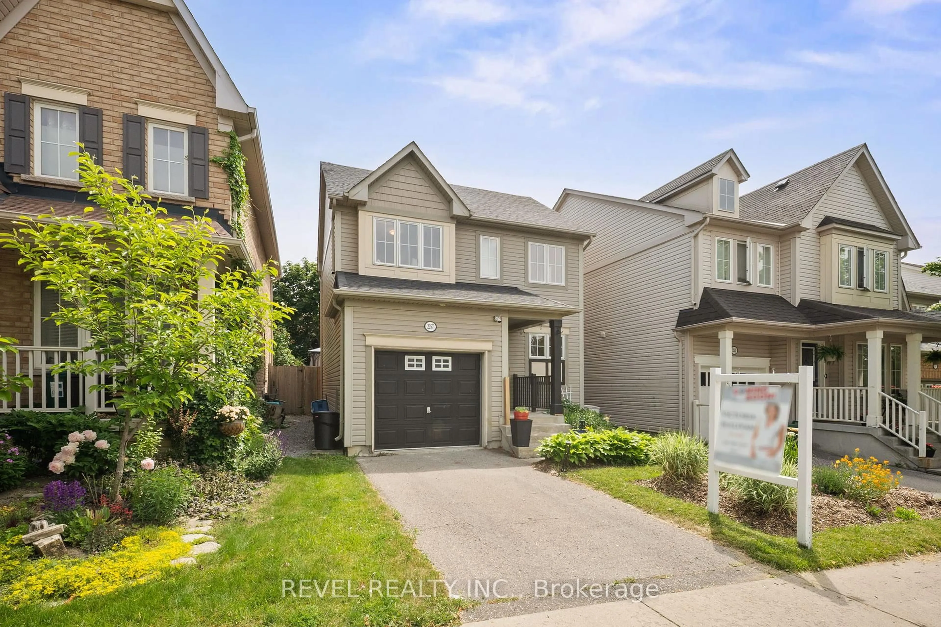 Home with brick exterior material, street for 2257 Winlord Pl, Oshawa Ontario L1L 0B7