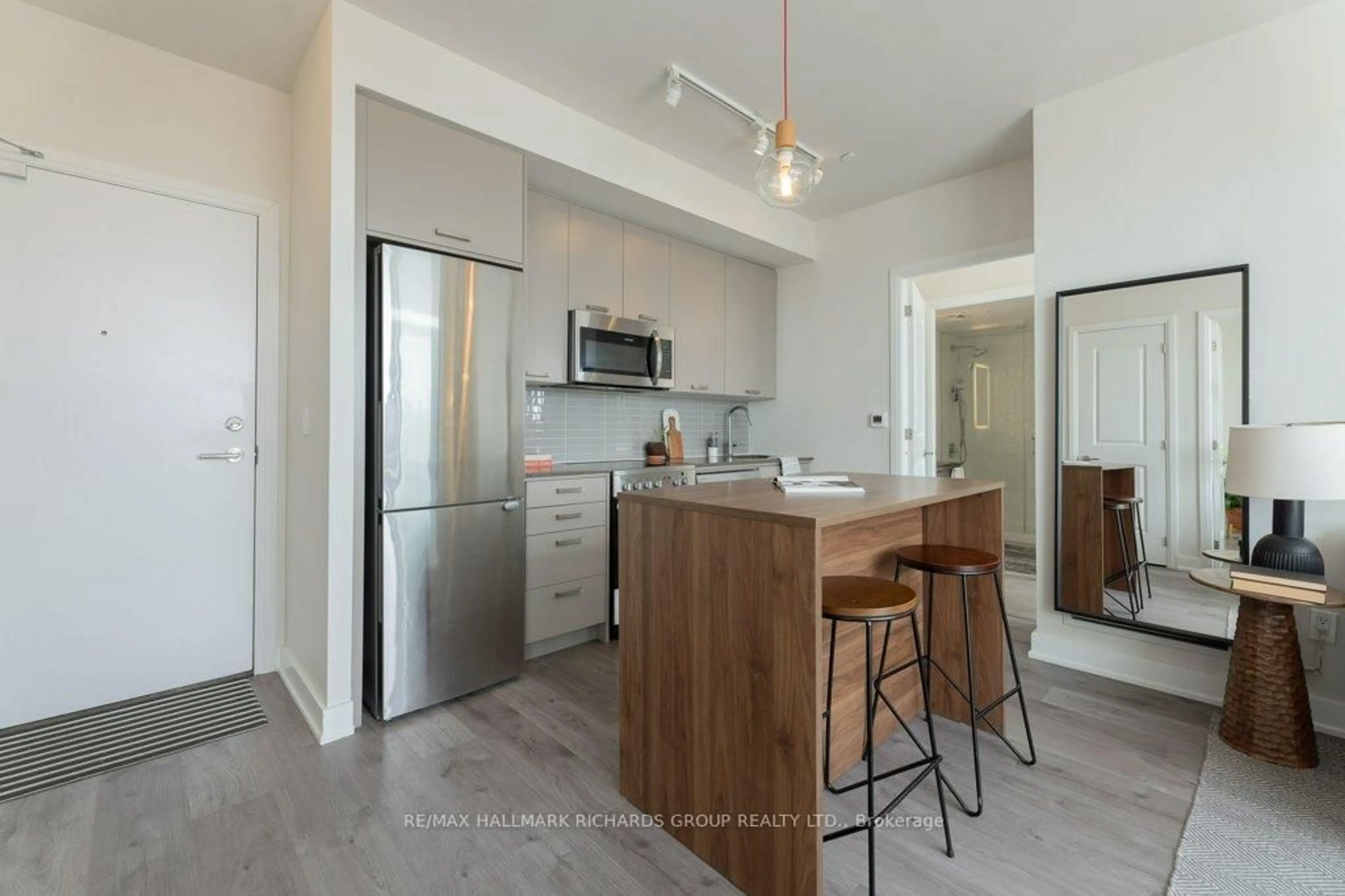 Open concept kitchen, unknown for 2301 Danforth Ave #807, Toronto Ontario M4C 0A7