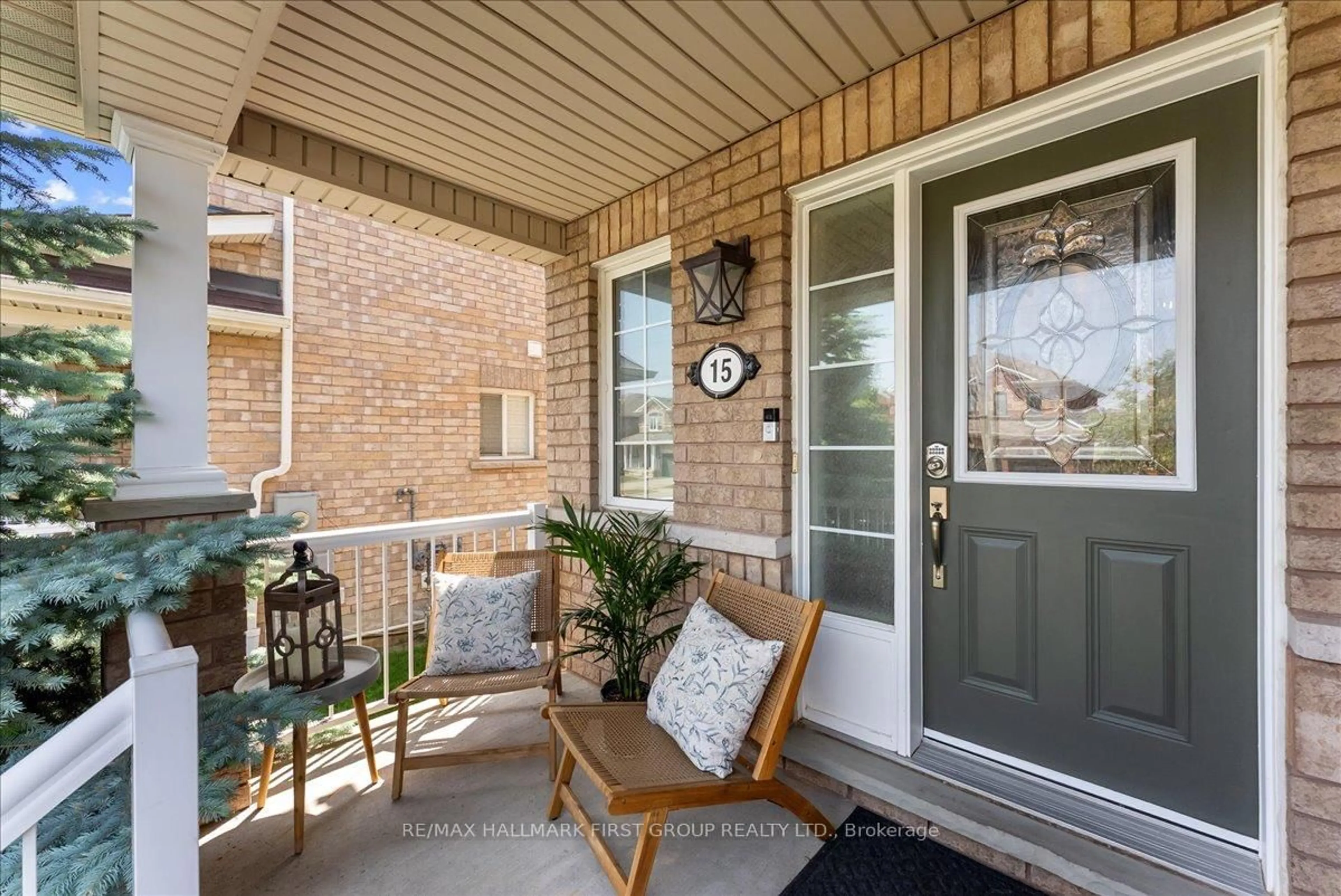 Indoor entryway for 15 Oceanpearl Cres, Whitby Ontario L1N 0C7