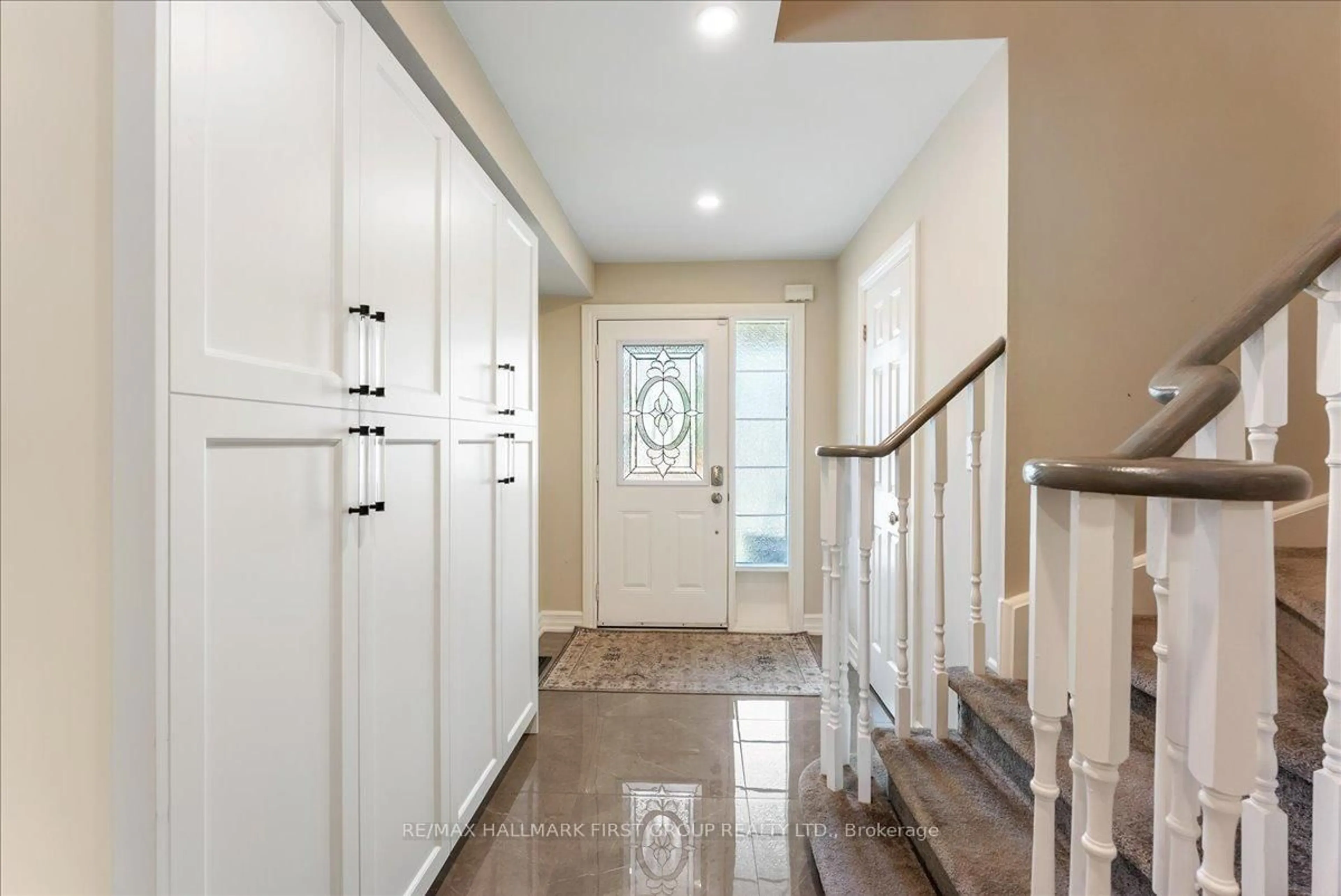 Indoor entryway for 15 Oceanpearl Cres, Whitby Ontario L1N 0C7