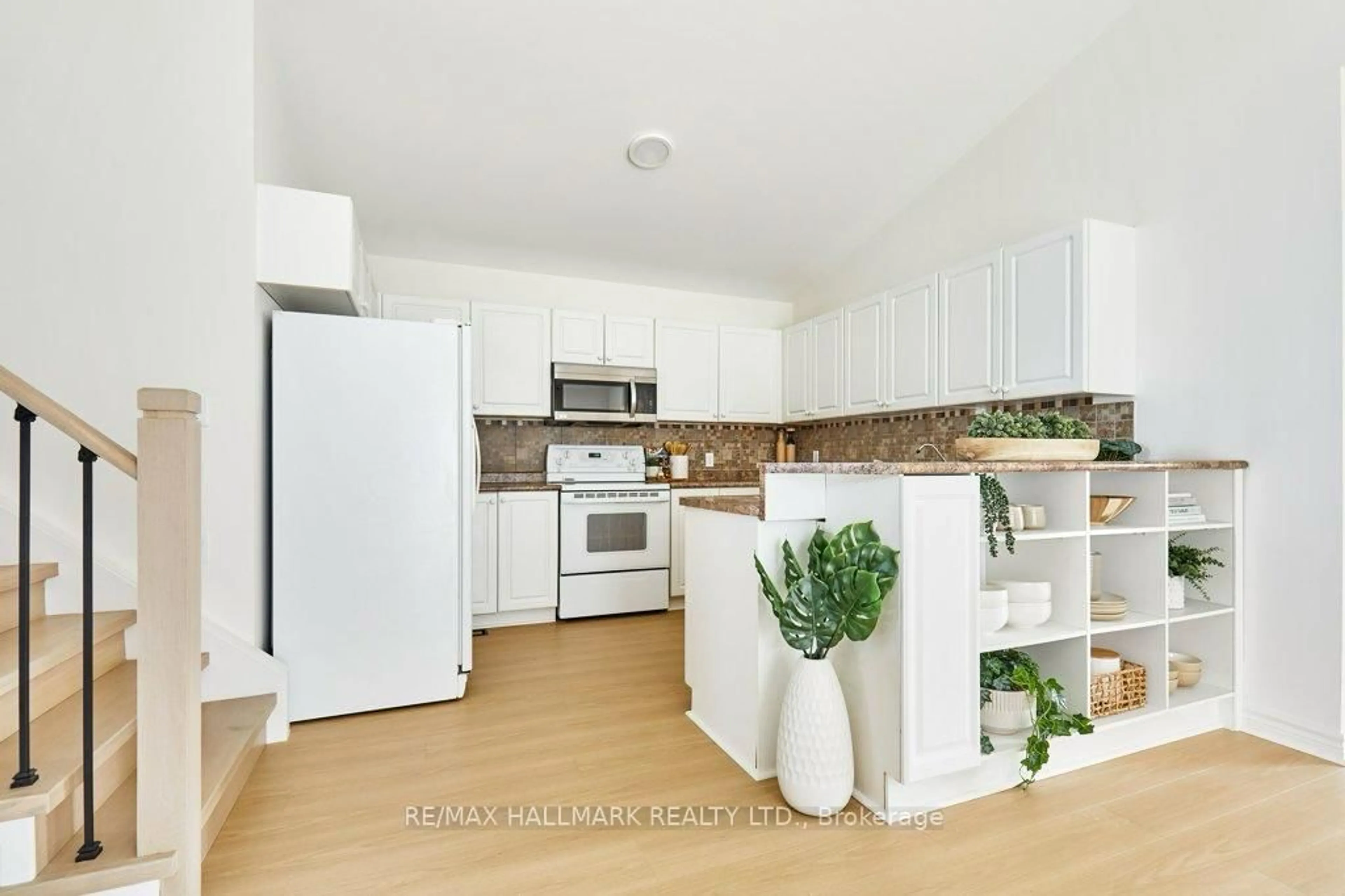 Open concept kitchen, unknown for 75 Mallory St, Clarington Ontario L1E 3A8