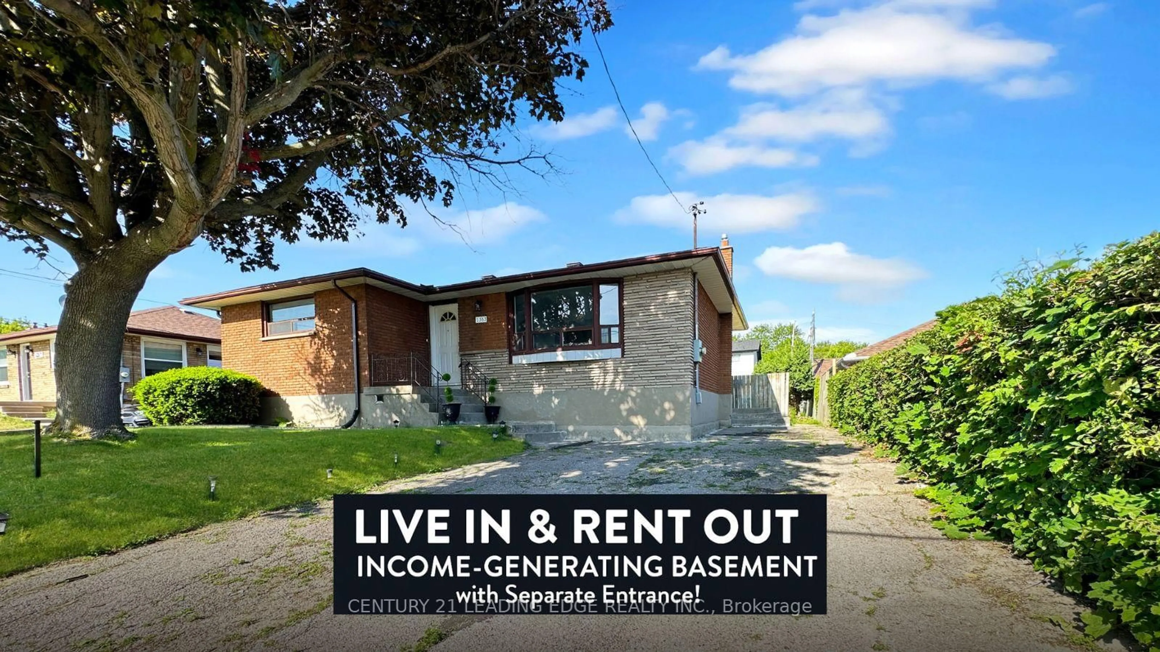 A pic from outside/outdoor area/front of a property/back of a property/a pic from drone, street for 1363 Park Rd, Oshawa Ontario L1J 4K3