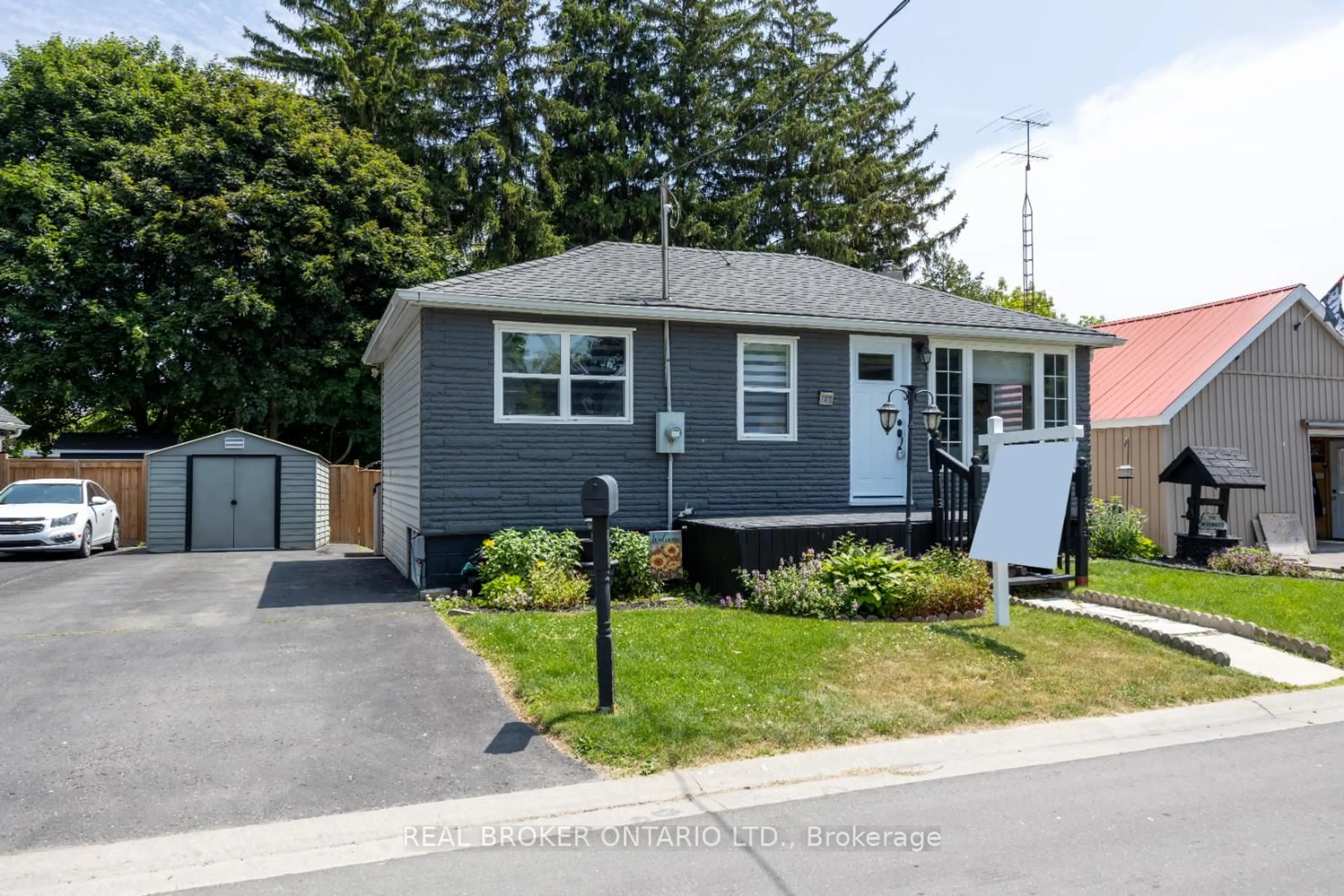 Home with vinyl exterior material, street for 3 Lambs Lane, Clarington Ontario L1C 3E9