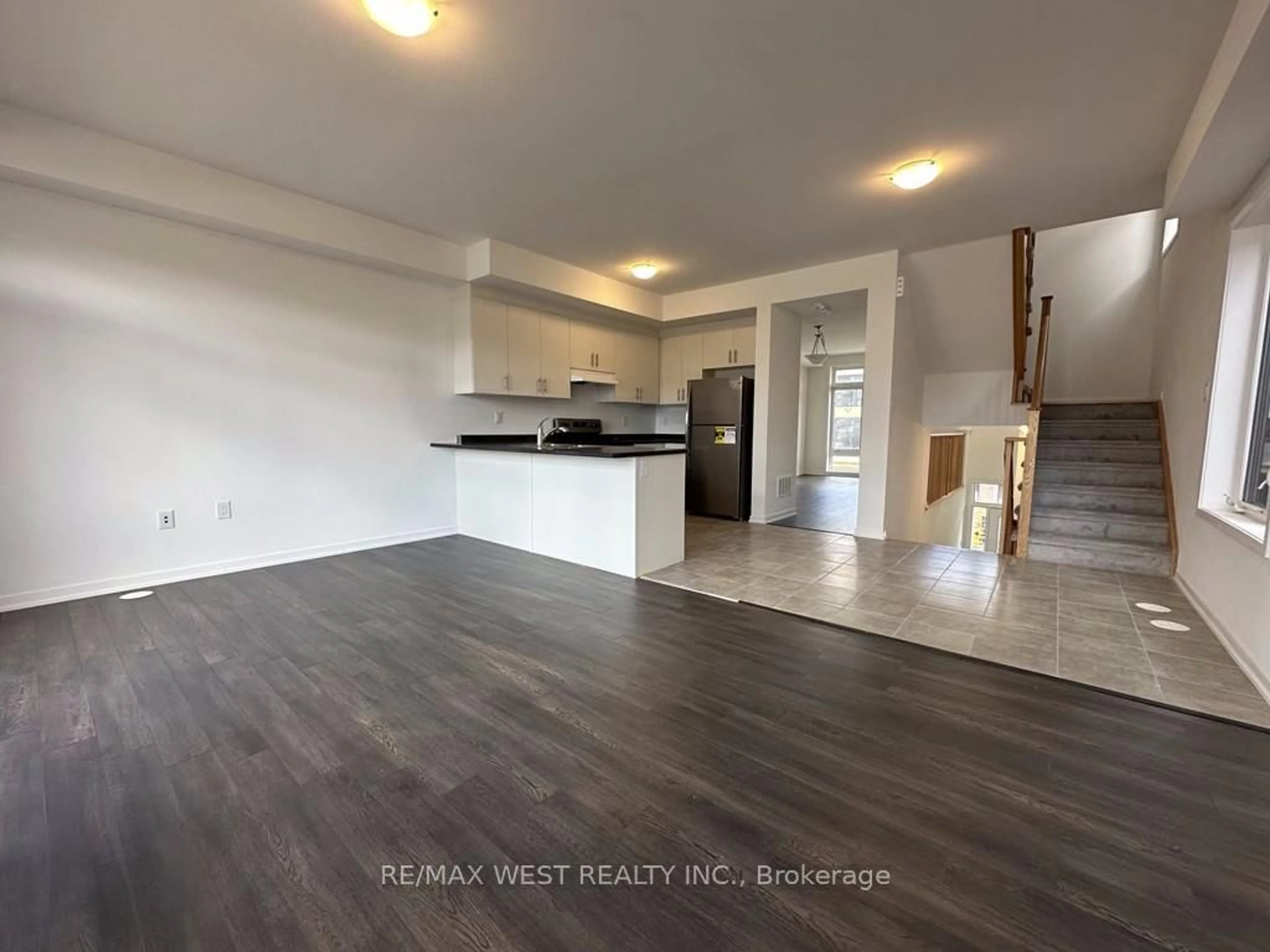A pic of a room for 774 Heathrow Path, Oshawa Ontario L1K 3G4