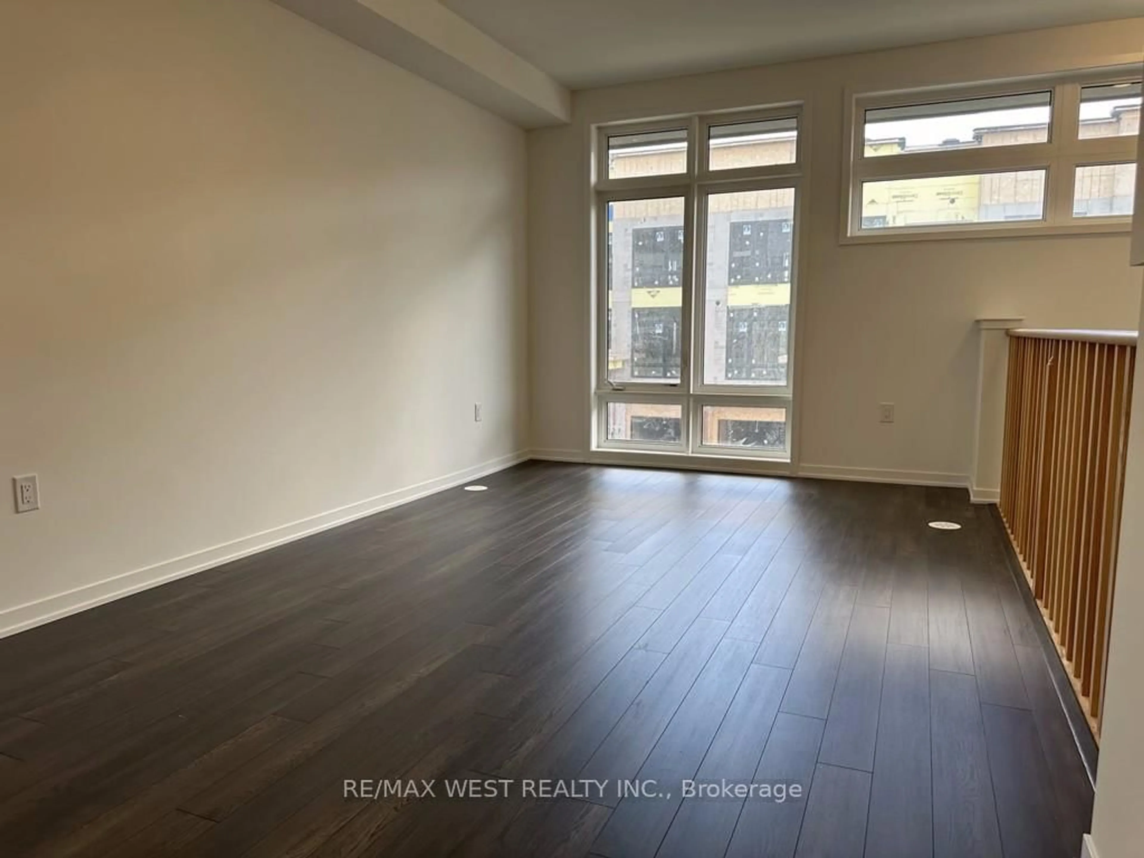 A pic of a room for 774 Heathrow Path, Oshawa Ontario L1K 3G4