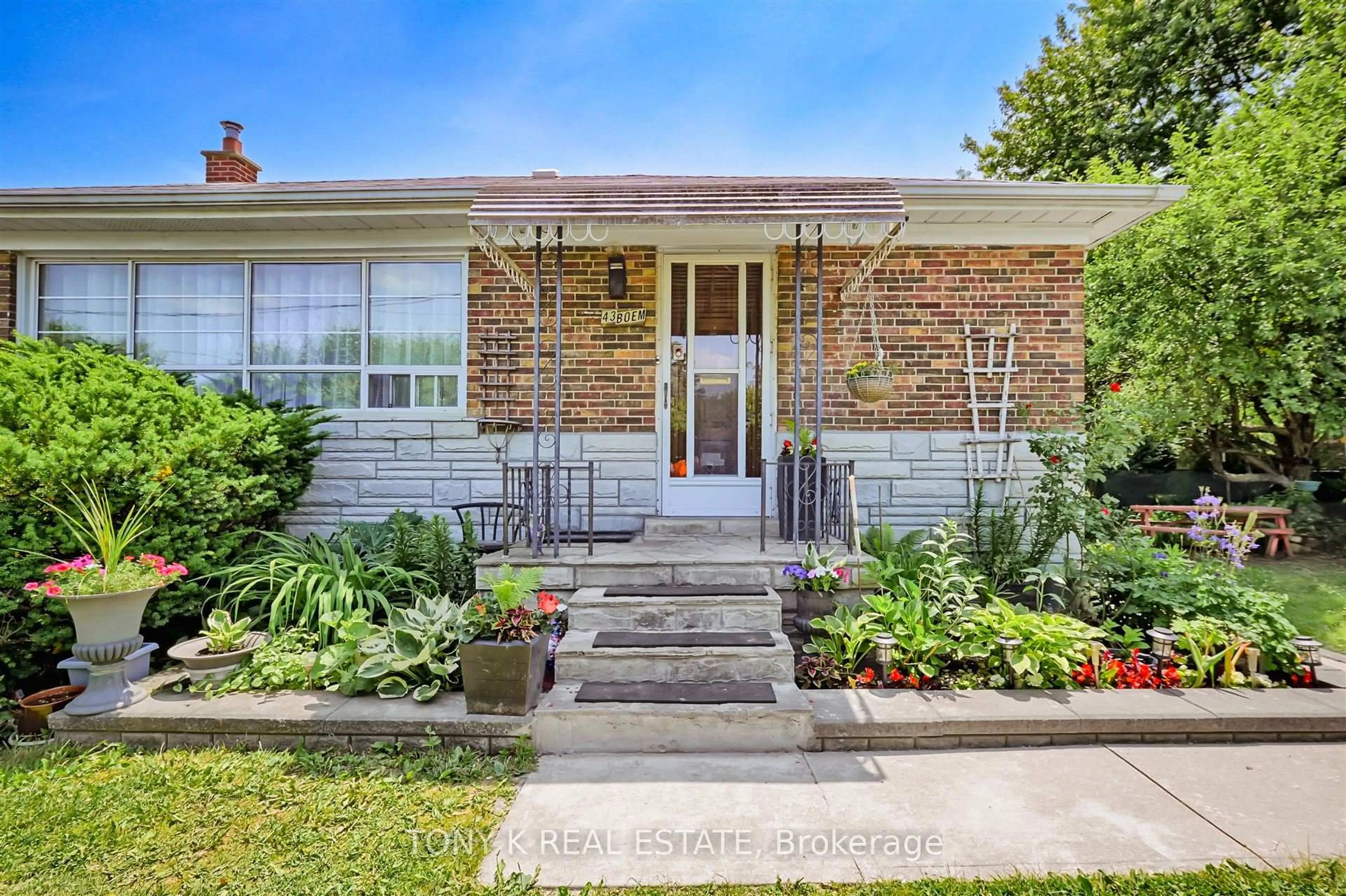 Home with brick exterior material, street for 43 Boem Ave, Toronto Ontario M1R 3T2