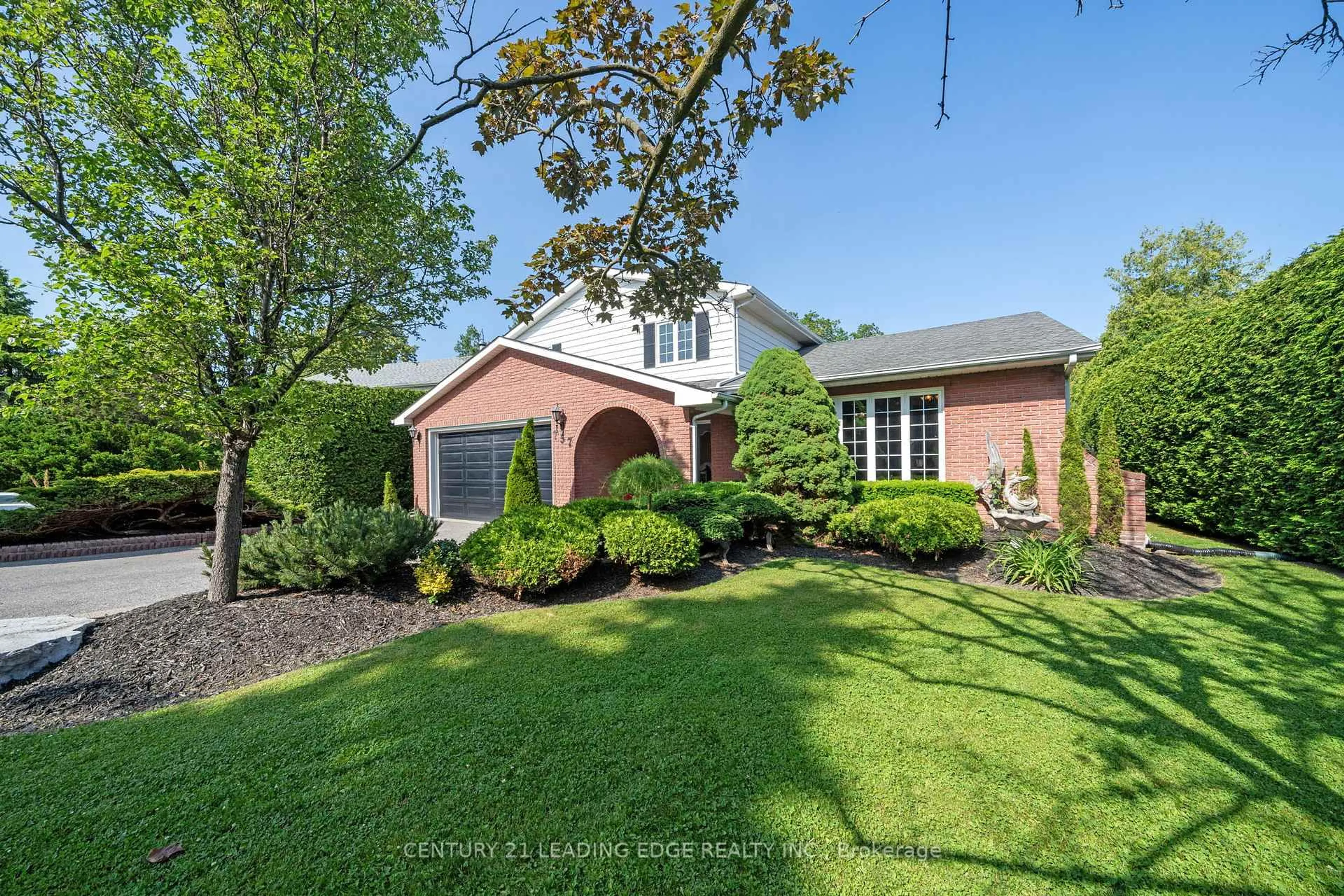 Home with brick exterior material, unknown for 757 Cochrane St, Whitby Ontario L1N 5J7