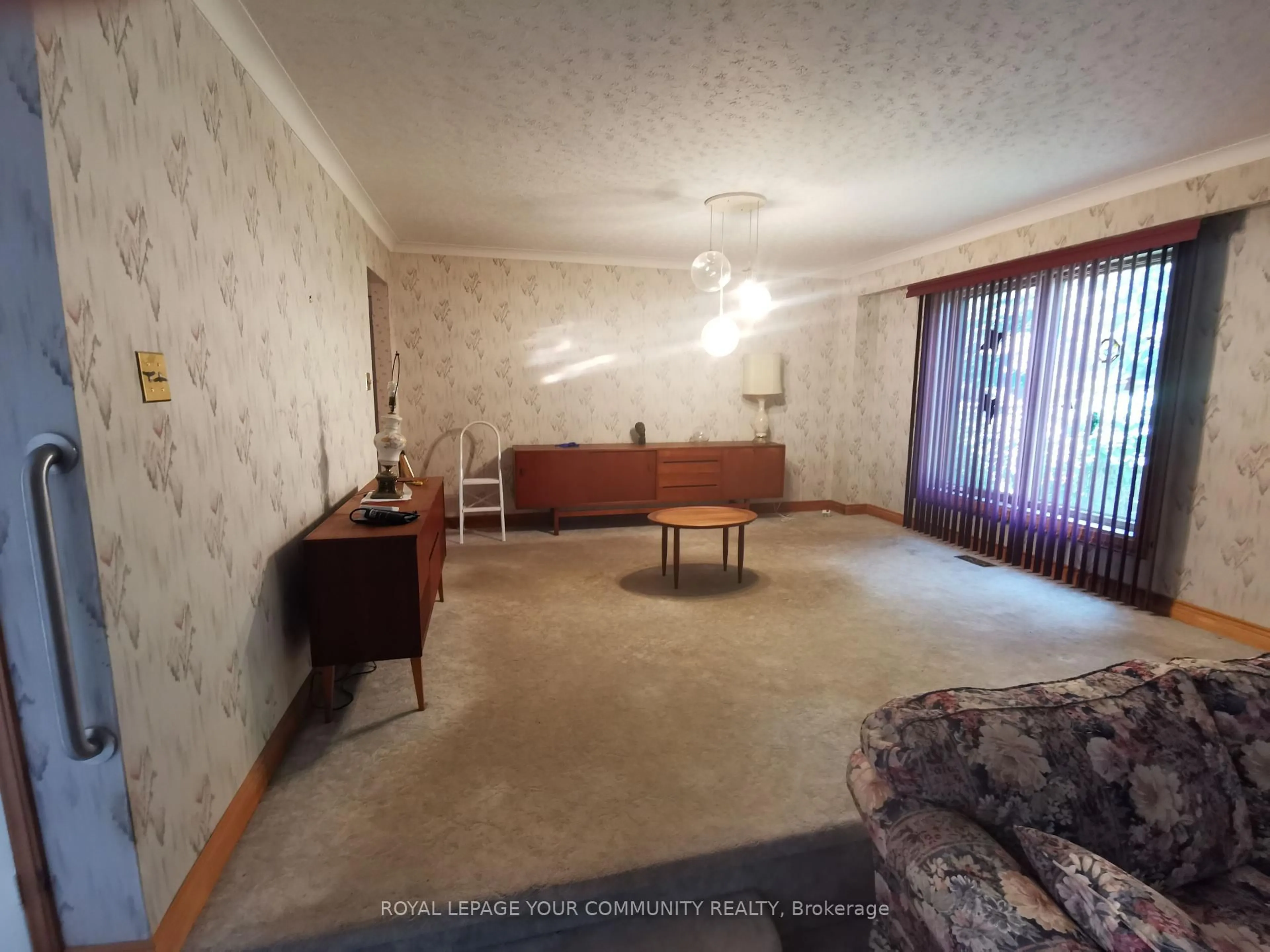 A pic of a room for 138 Parkview Hill Cres, Toronto Ontario M4B 1R4