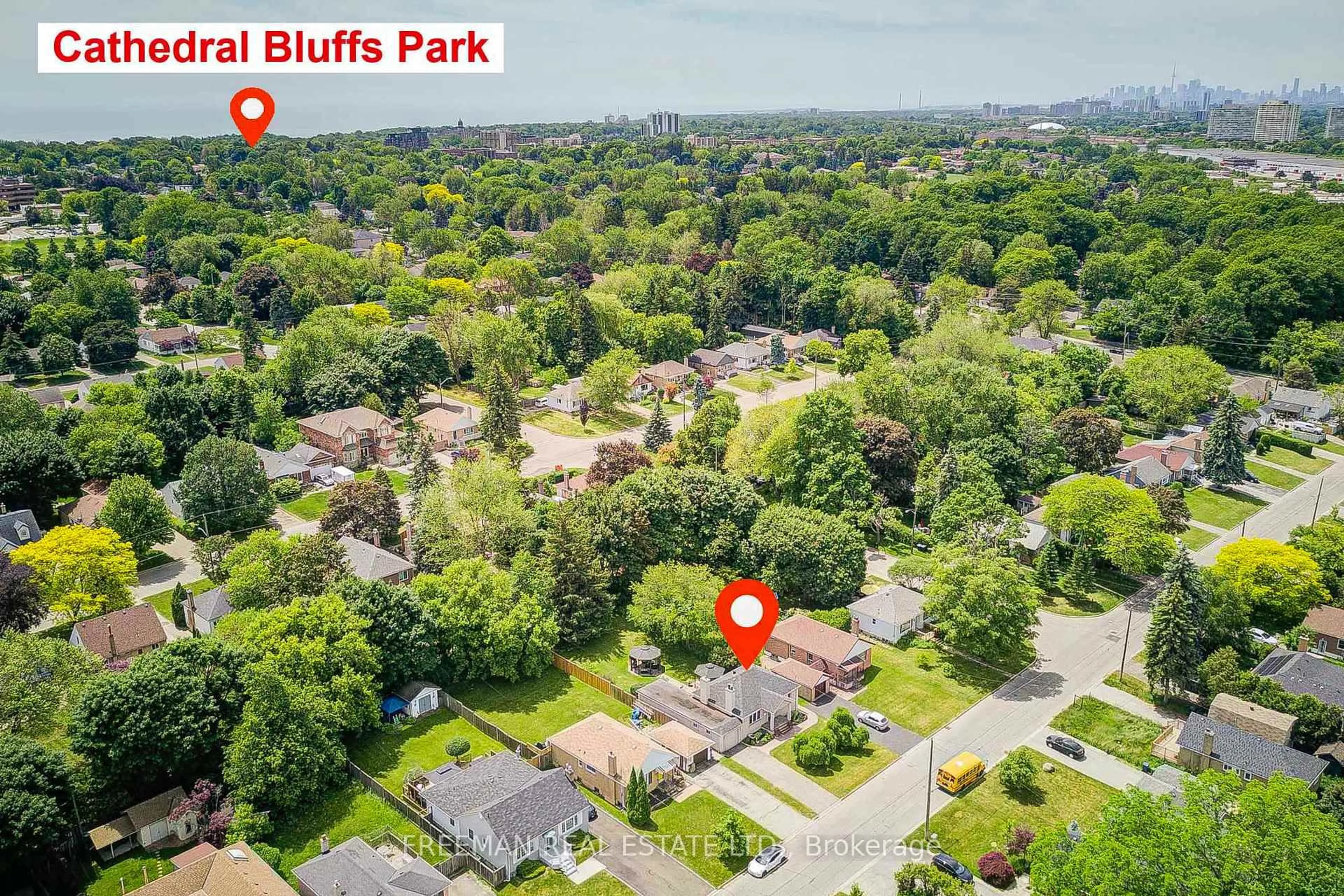 A pic from outside/outdoor area/front of a property/back of a property/a pic from drone, street for 21 Martindale Rd, Toronto Ontario M1M 2B8