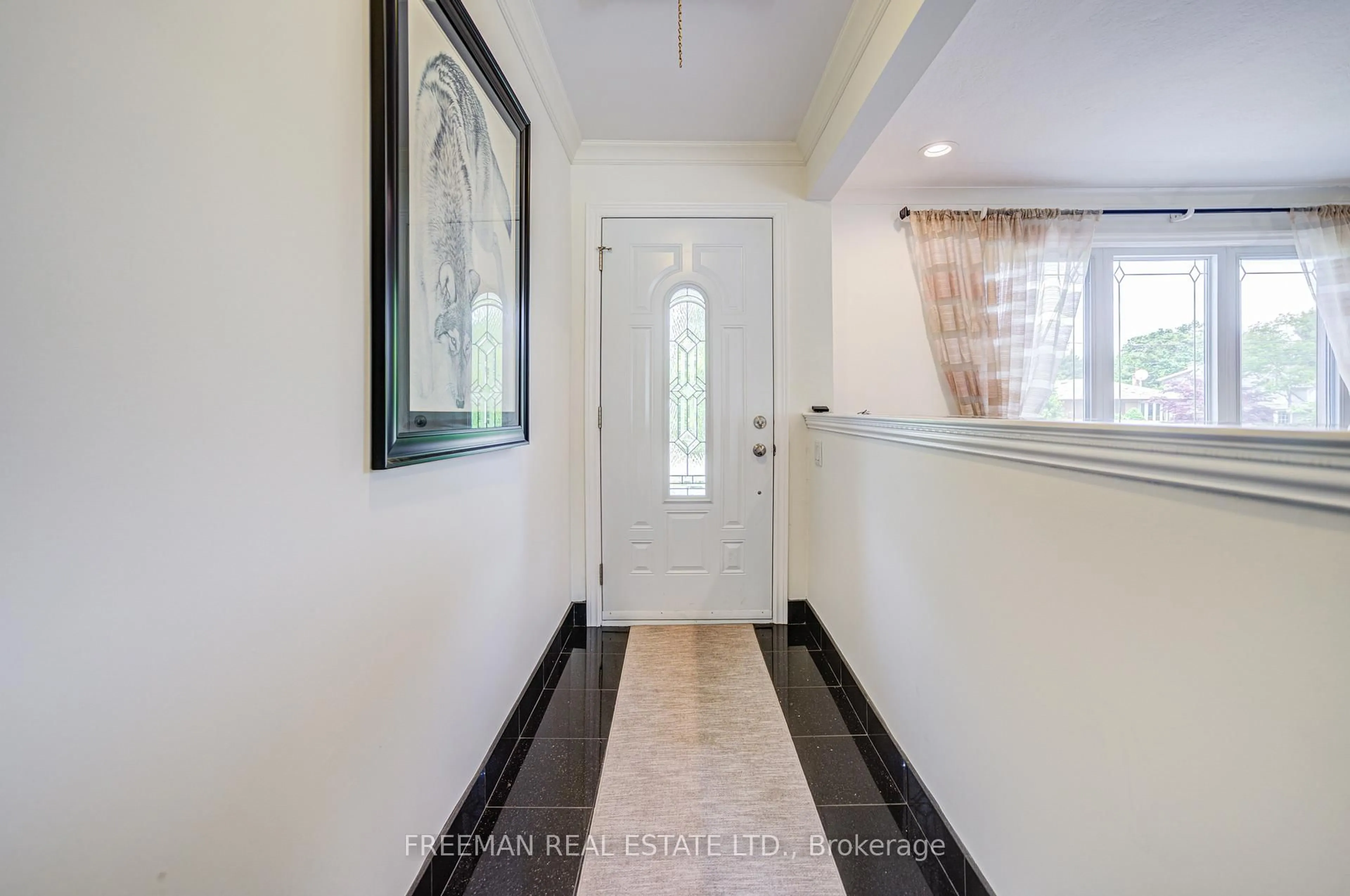 Indoor entryway for 21 Martindale Rd, Toronto Ontario M1M 2B8