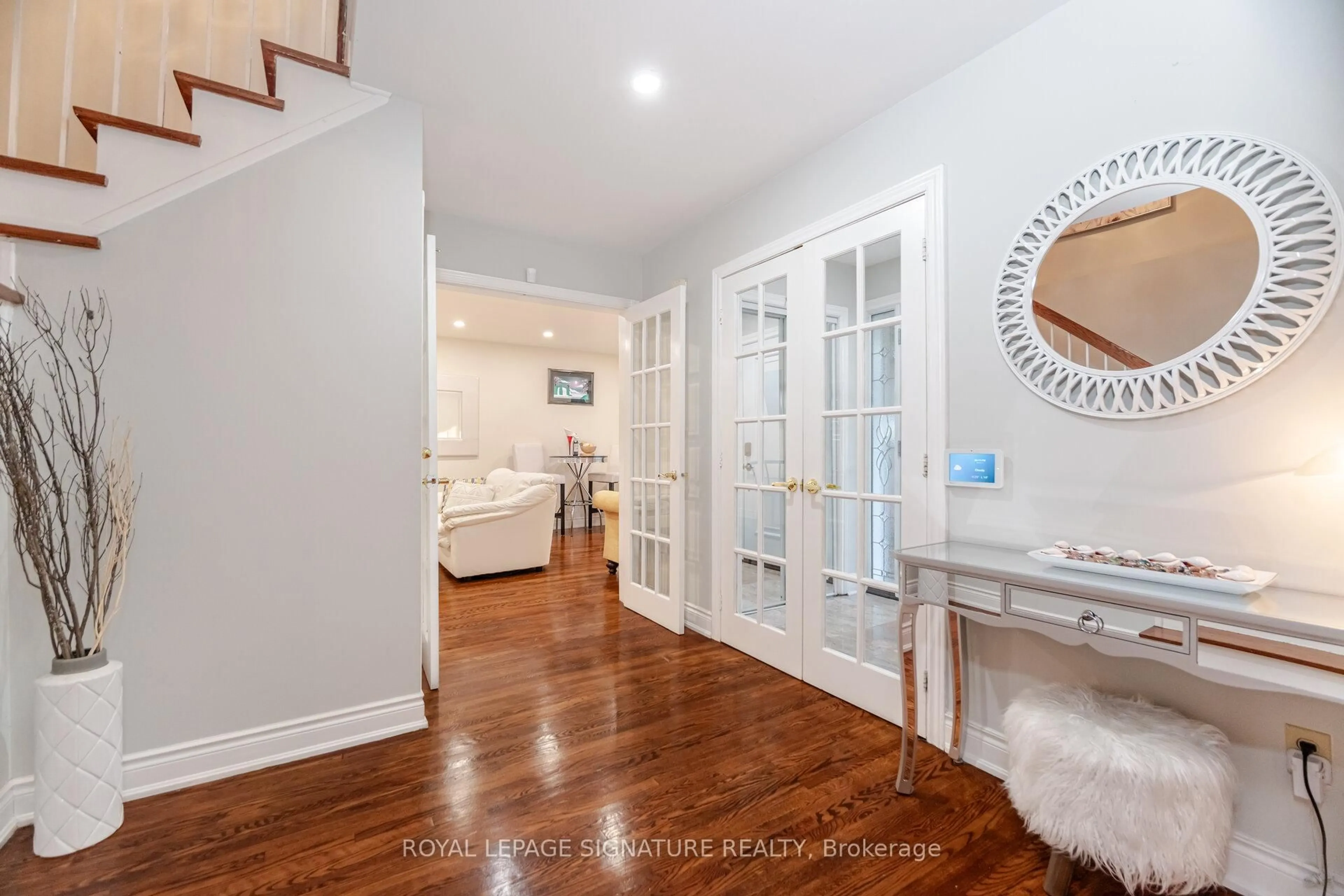 Indoor entryway for 3 Placentia Blvd, Toronto Ontario M1S 3Z4