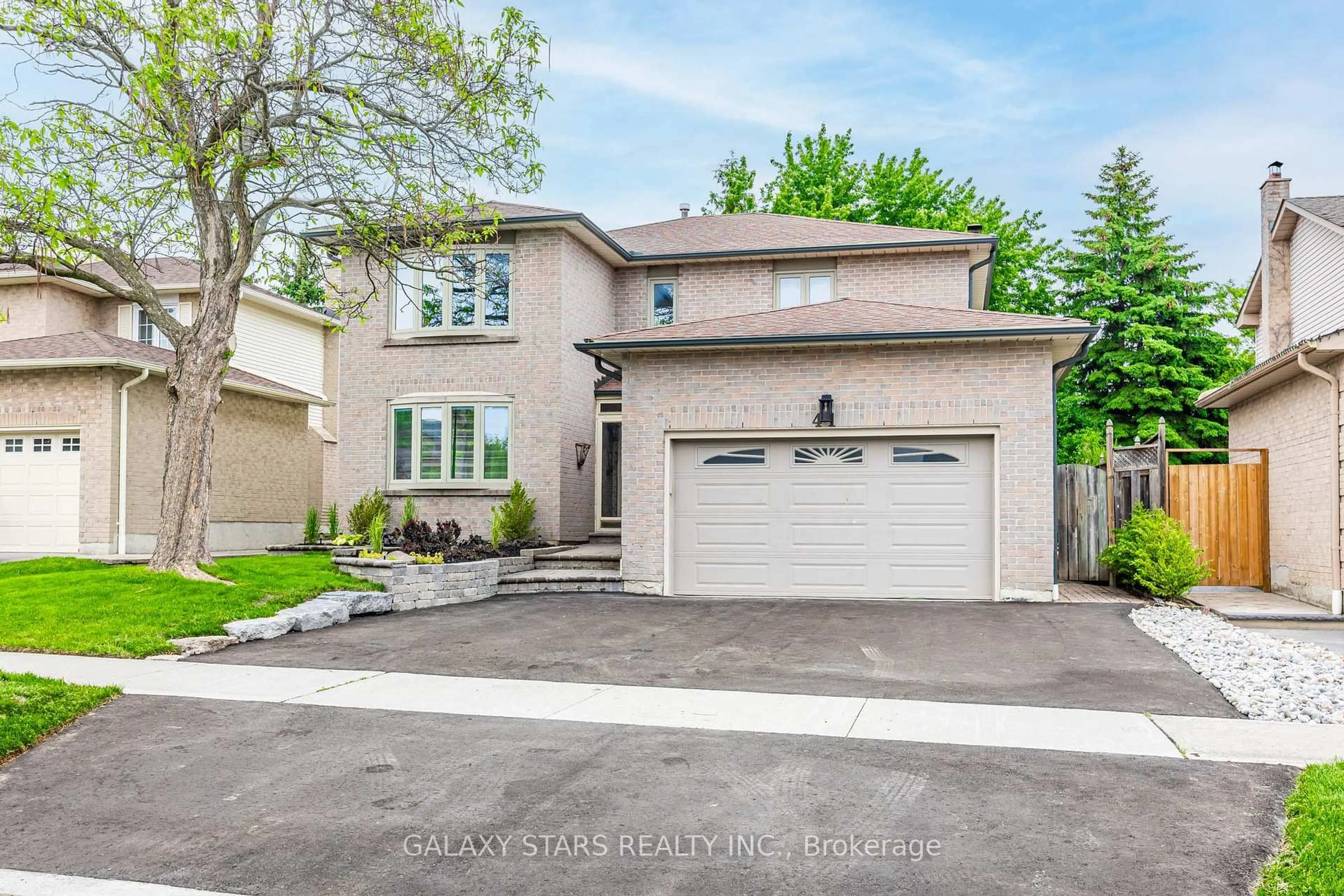 Home with brick exterior material, street for 41 Jason Dr, Whitby Ontario L1R 1L1
