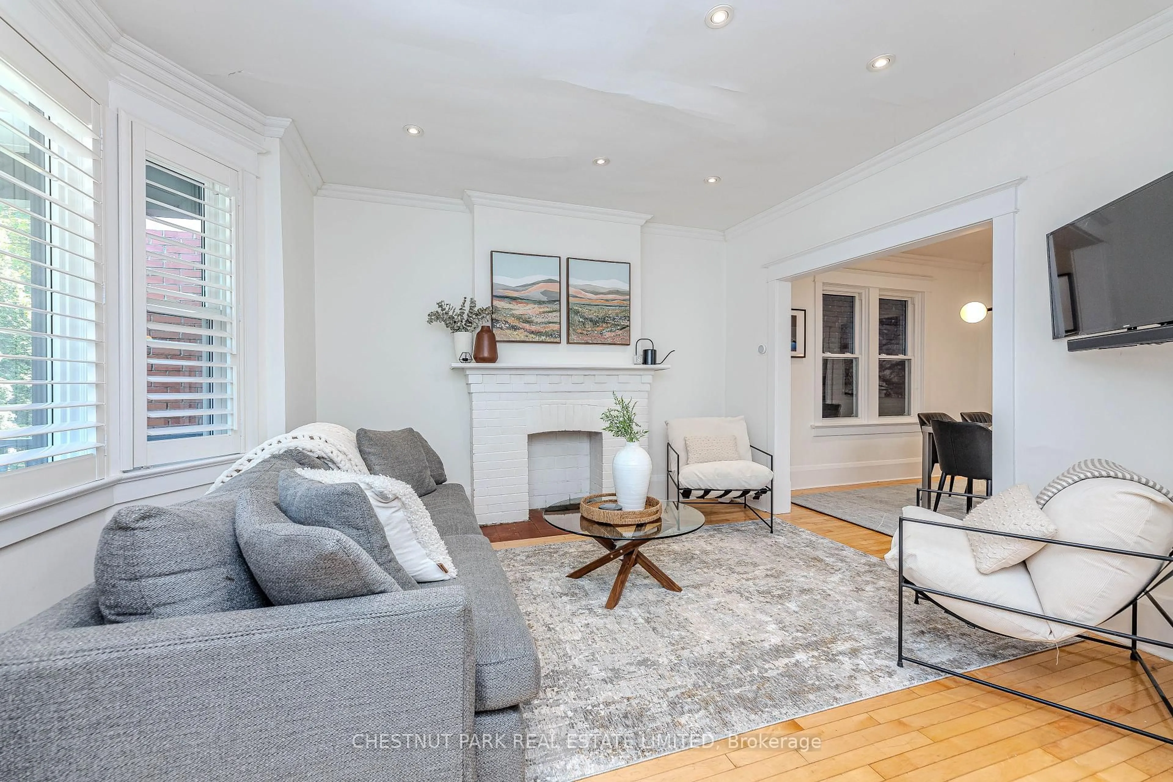 Living room with furniture, unknown for 156 Parkmount Rd, Toronto Ontario M4J 4V4