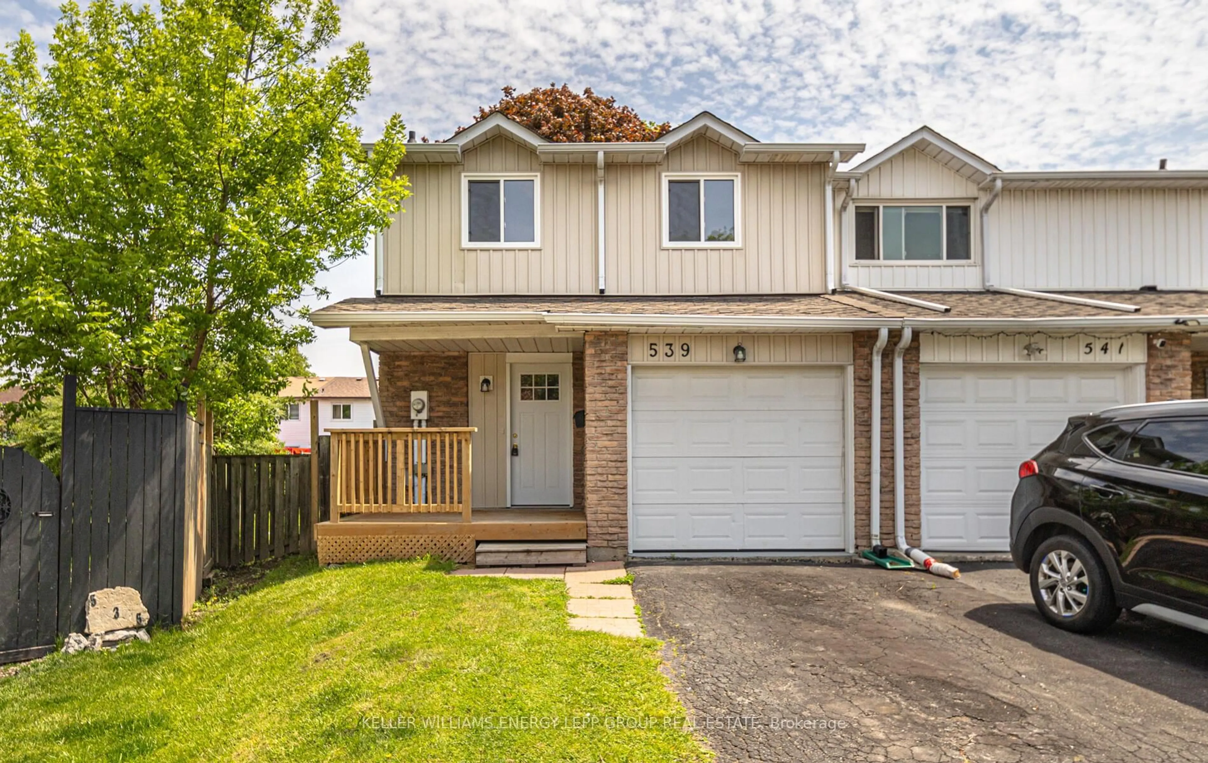 Home with vinyl exterior material, street for 539 Dorchester Dr, Oshawa Ontario L1J 6L3