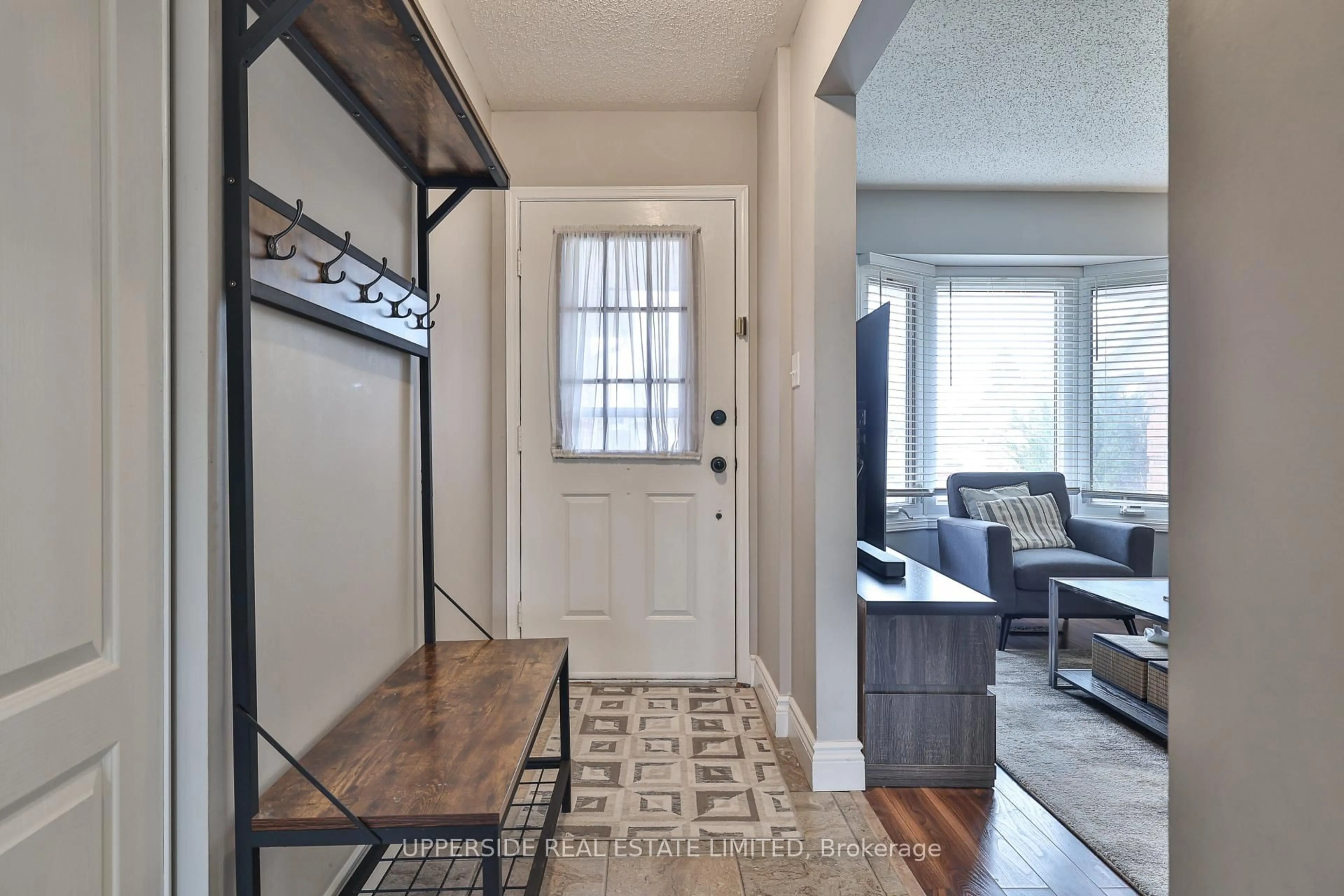 Indoor entryway for 69 Janedale Cres, Whitby Ontario L1N 6Z5