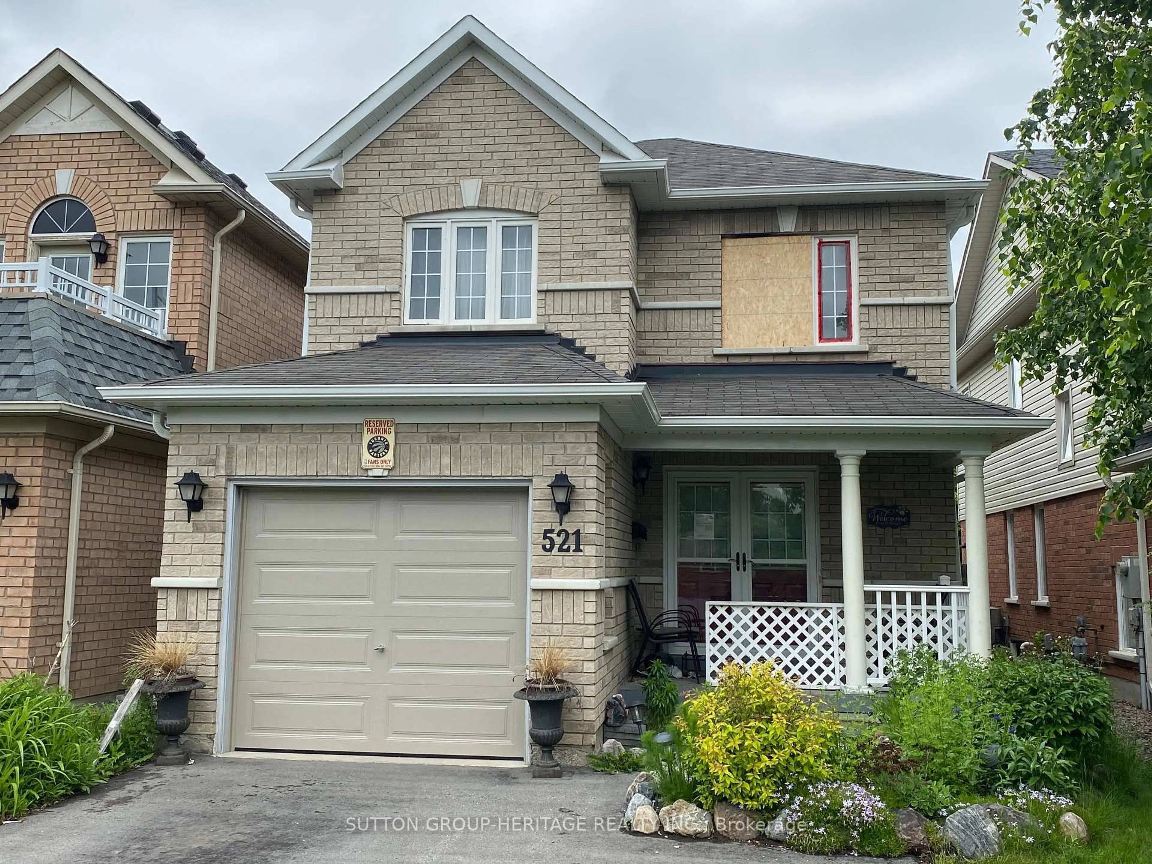 Home with brick exterior material, street for 521 Hickory St, Whitby Ontario L1N 9W9
