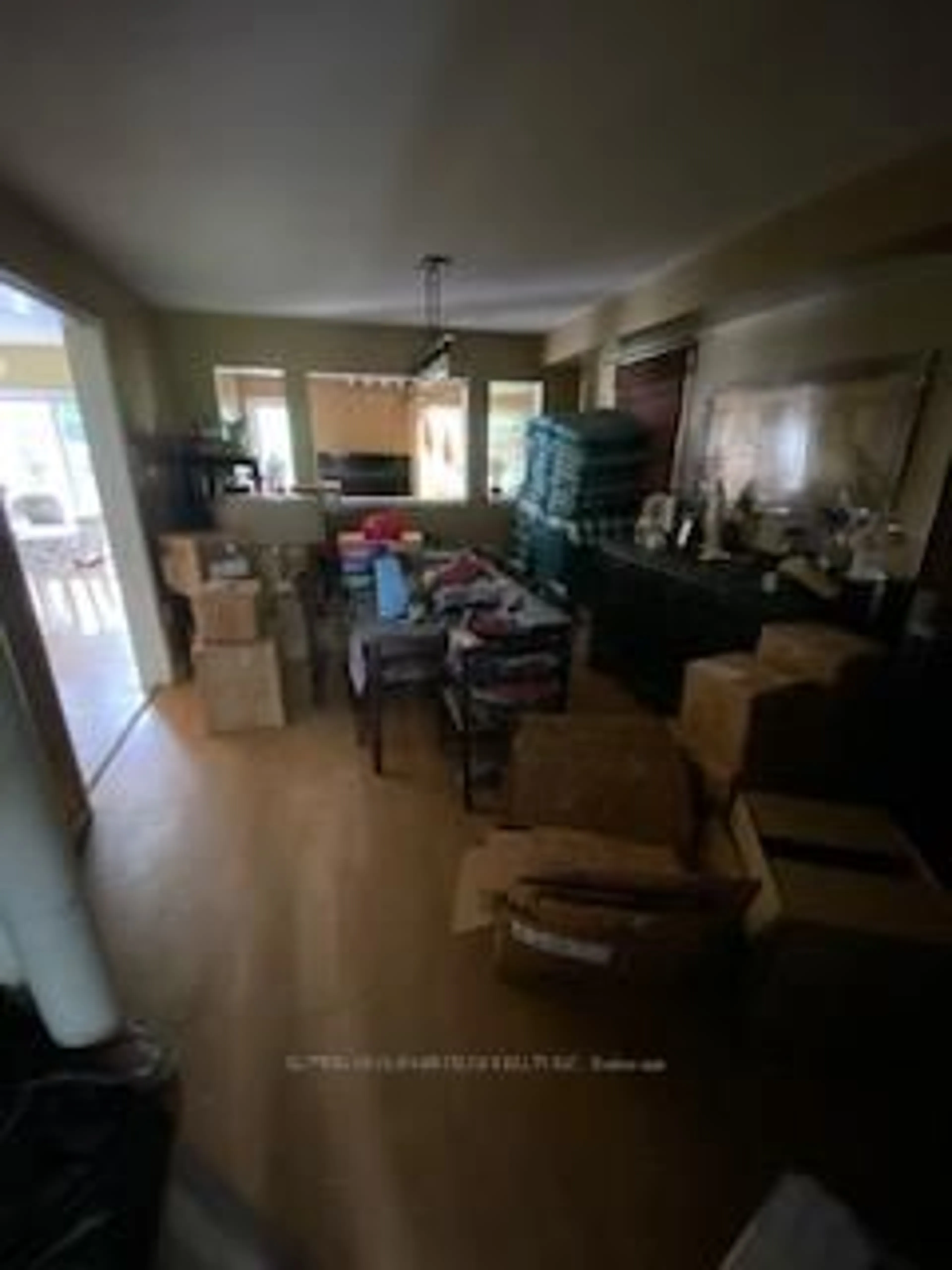 A pic of a room for 521 Hickory St, Whitby Ontario L1N 9W9