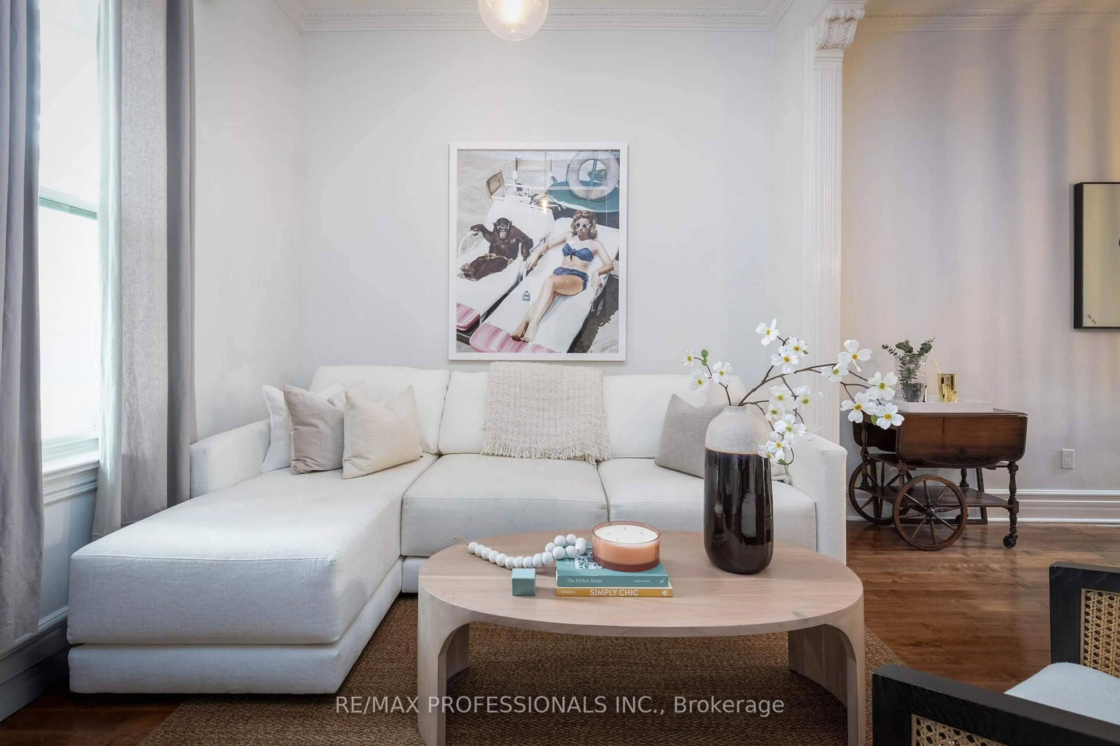 Living room with furniture, ceramic/tile floor for 26 Wardell St, Toronto Ontario M4M 2L5