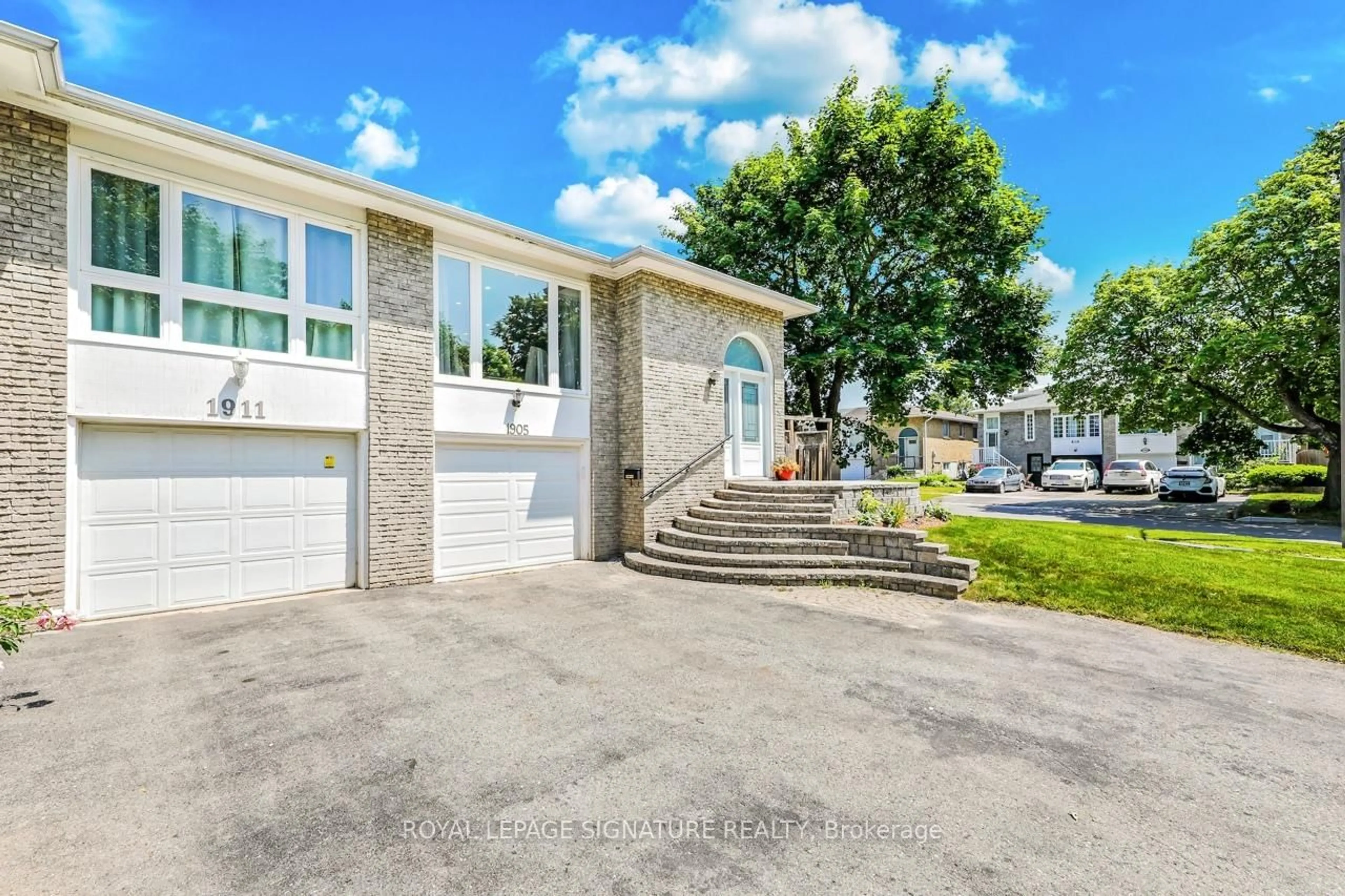 Unknown for 1905 Rosefield Rd, Pickering Ontario L1V 3K1
