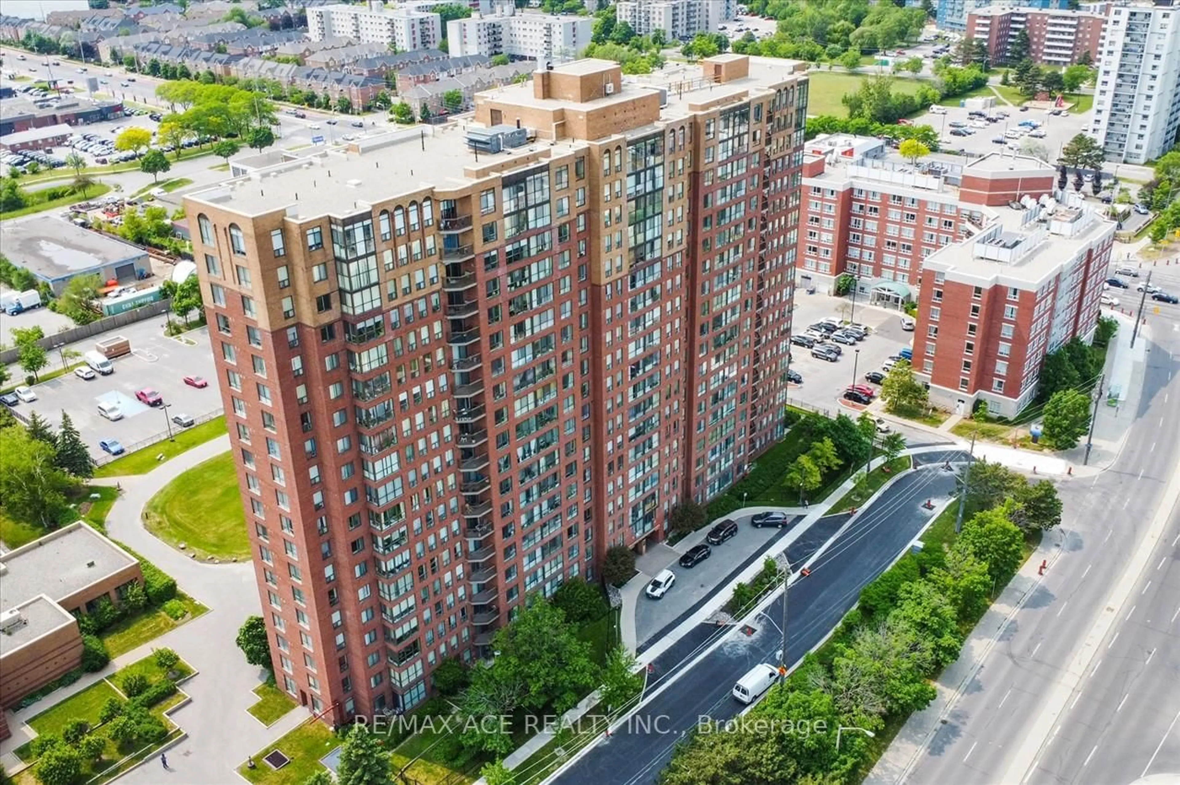 A pic from outside/outdoor area/front of a property/back of a property/a pic from drone, city buildings view from balcony for 330 Mccowan Rd #1403, Toronto Ontario M1J 3N3