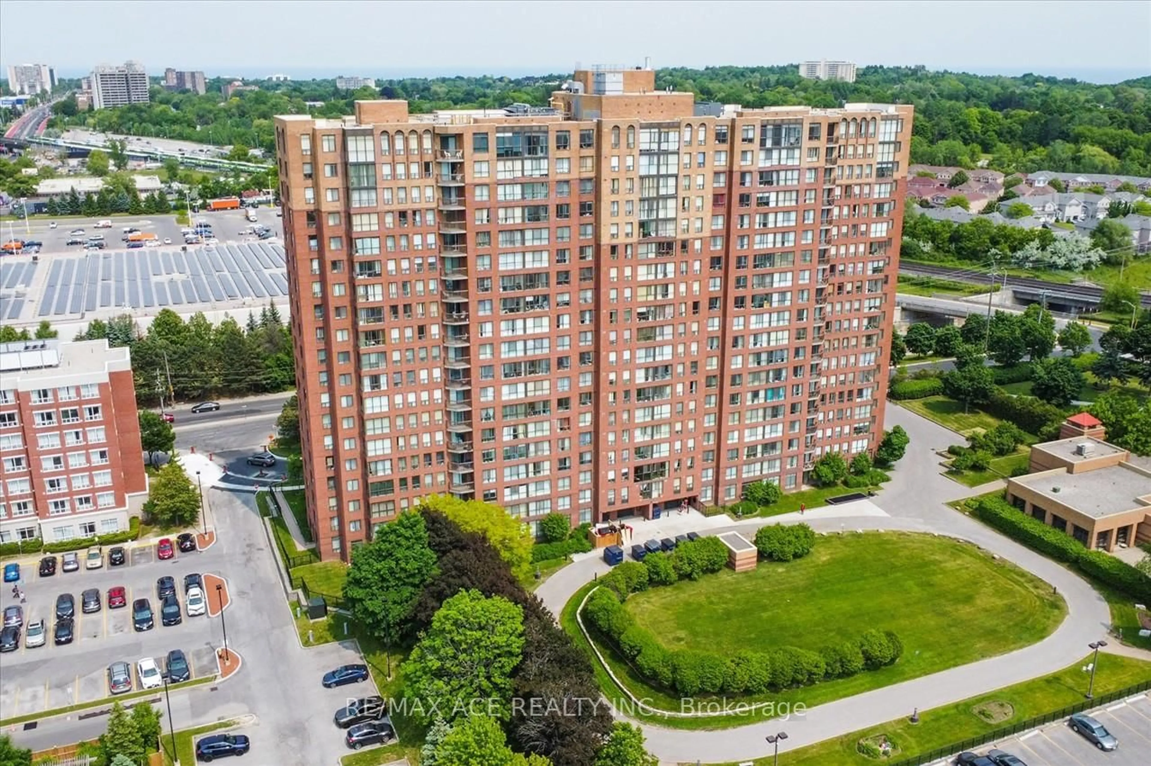 A pic from outside/outdoor area/front of a property/back of a property/a pic from drone, city buildings view from balcony for 330 Mccowan Rd #1403, Toronto Ontario M1J 3N3