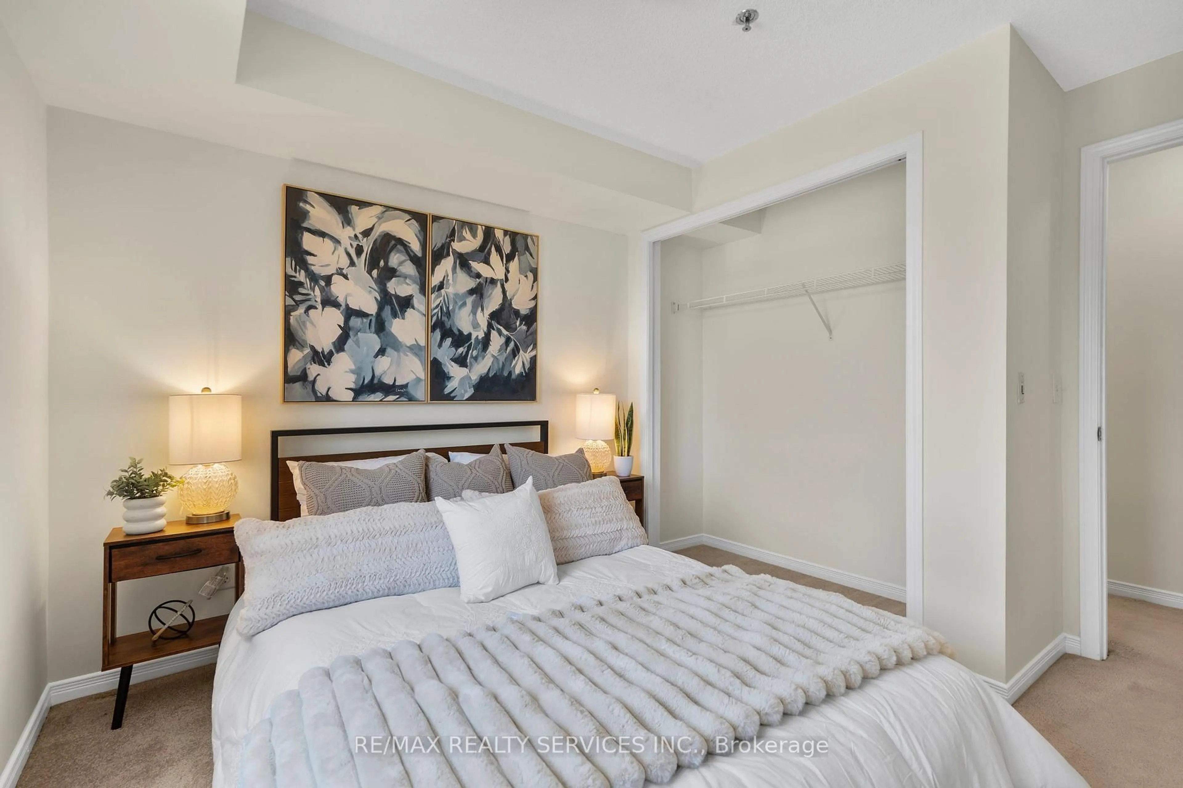 Bedroom with bed, unknown for 684 Warden Ave #301, Toronto Ontario M1L 4W4