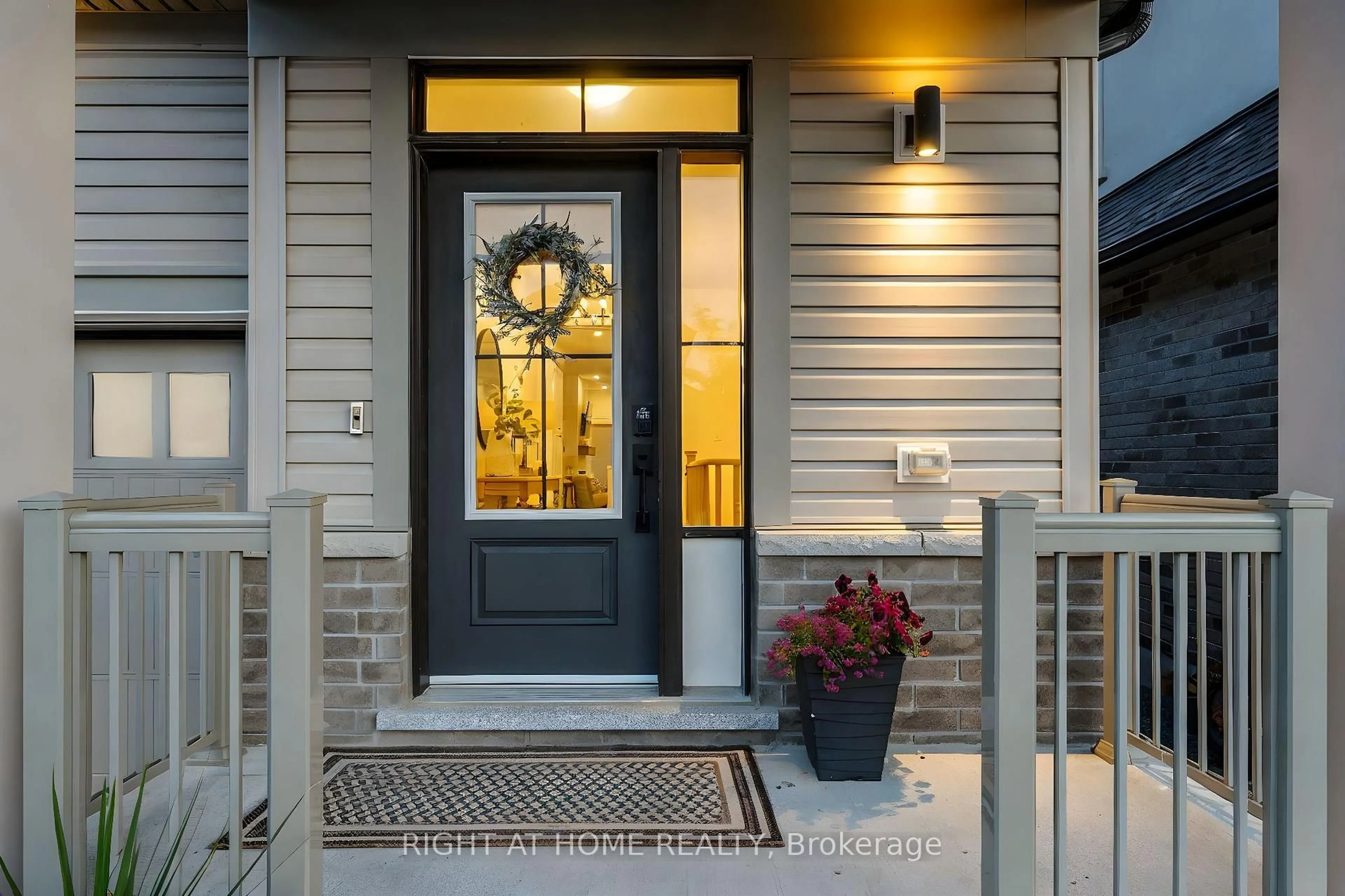 Indoor entryway for 1285 Apollo St, Oshawa Ontario L1K 3E7