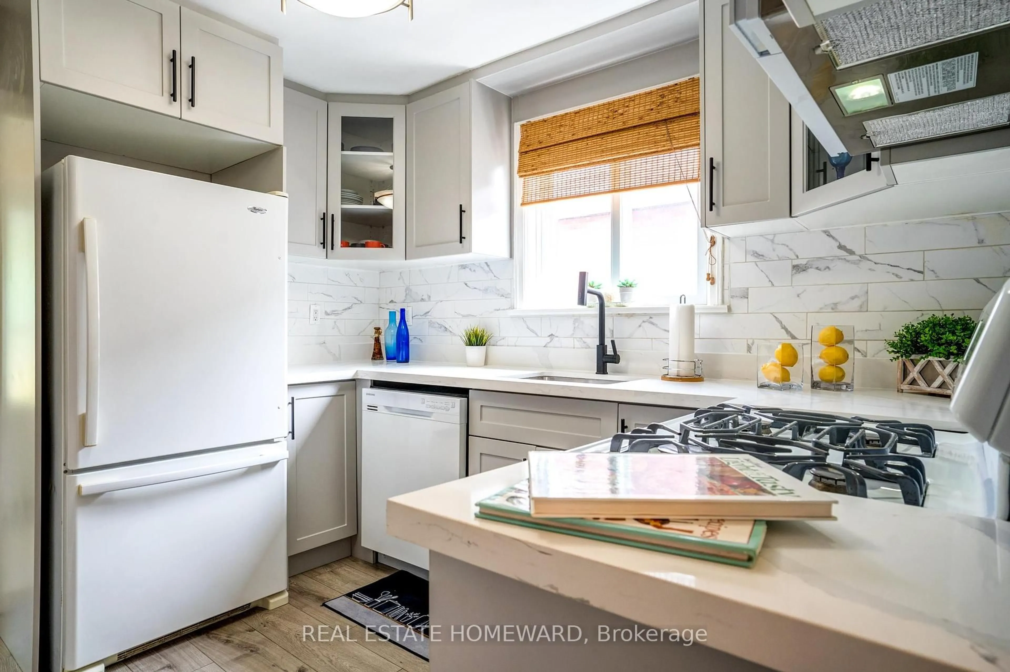 Unknown for 39 Galbraith Ave, Toronto Ontario M4B 2B6